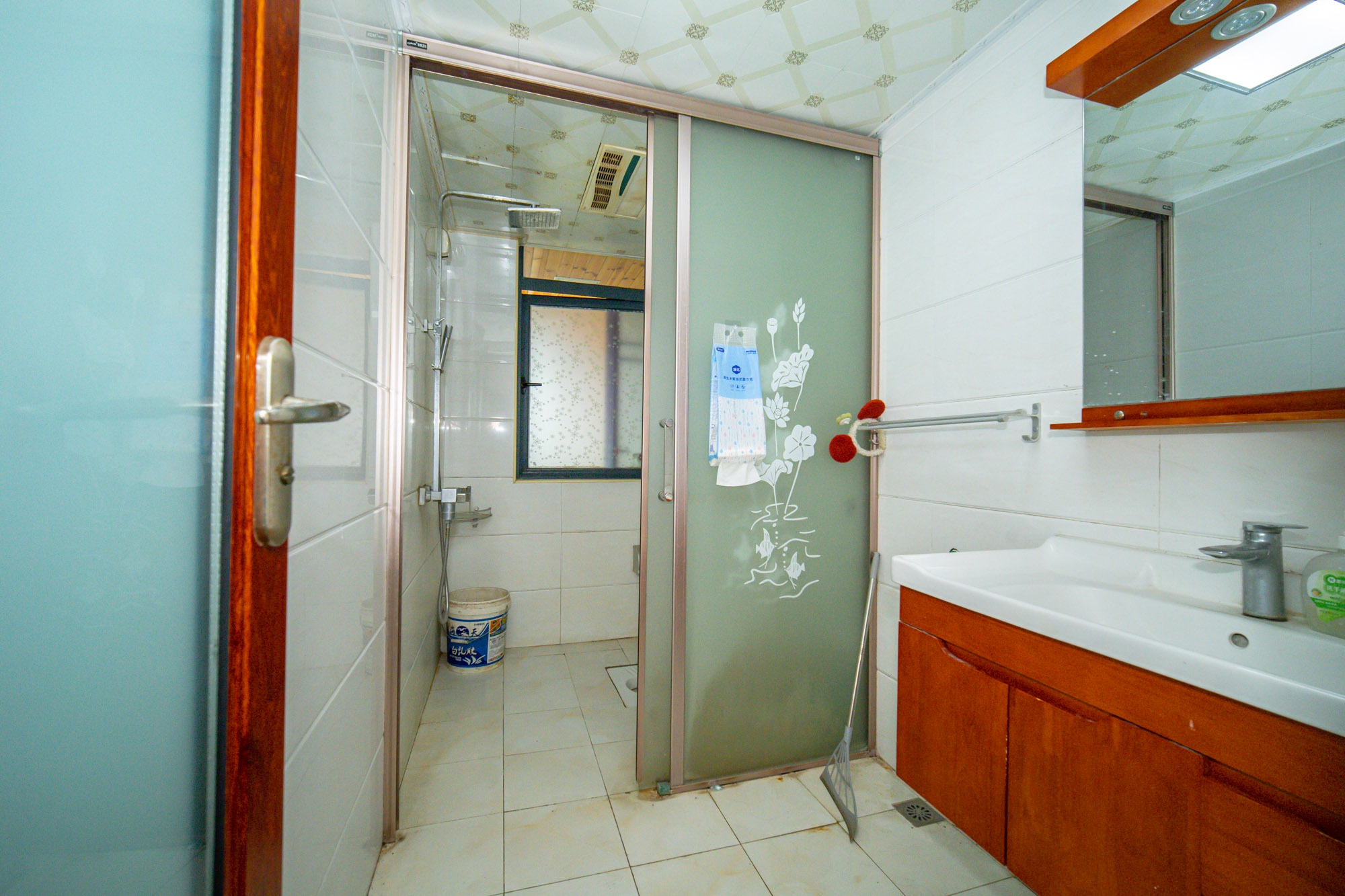 长龙湾 4室2厅2卫 74.5万 长龙湾 4室2厅2卫 74.5万卫生间