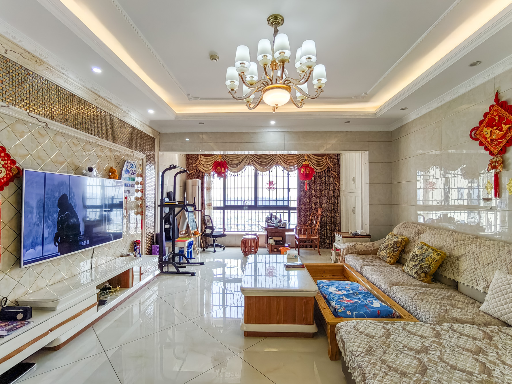 碧桂园威尼斯城 4室2厅2卫 166.98万 碧桂园威尼斯城 4室2厅2卫 166.98万客厅