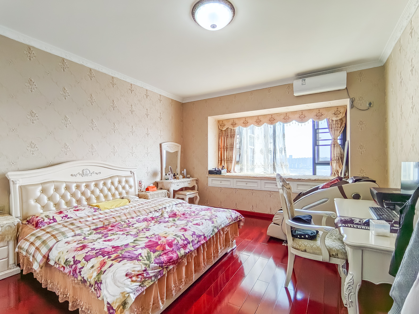 碧桂园威尼斯城 4室2厅2卫 166.98万 碧桂园威尼斯城 4室2厅2卫 166.98万卧室