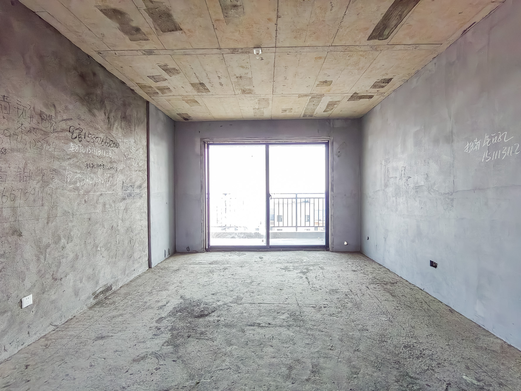 永宏万家里  4室2厅2卫    109.8万 永宏万家里  4室2厅2卫    109.8万客厅