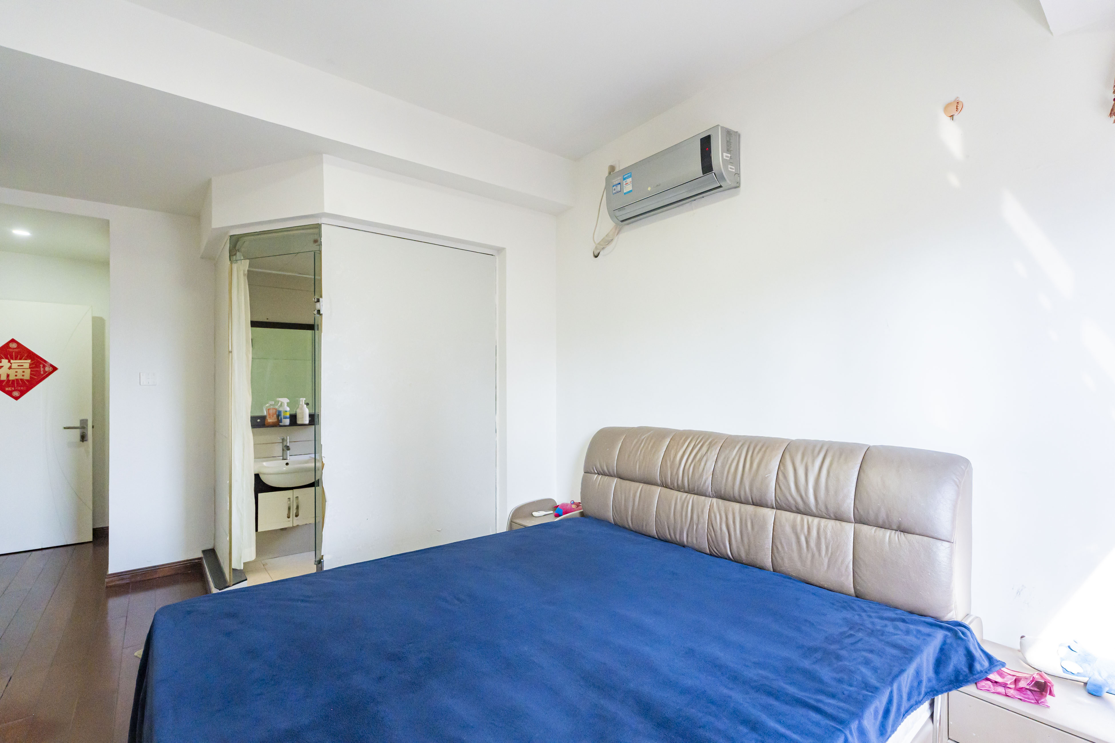 藏珑湖上国际花园 3室2厅2卫 106.0万 藏珑湖上国际花园 3室2厅2卫 106.0万卧室