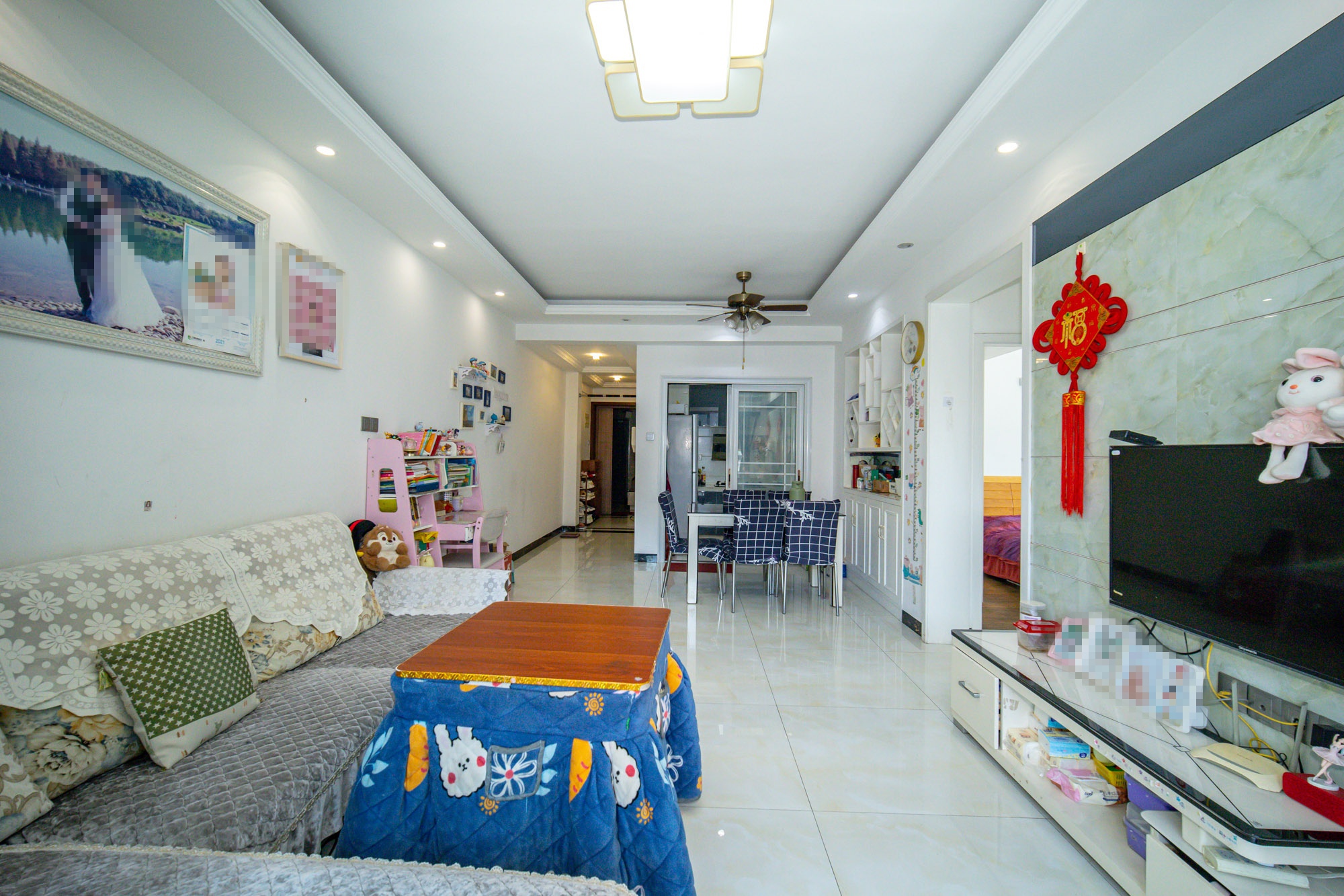 恒基凯旋门一二期  3室2厅1卫    72.8万 恒基凯旋门一二期  3室2厅1卫    72.8万客厅