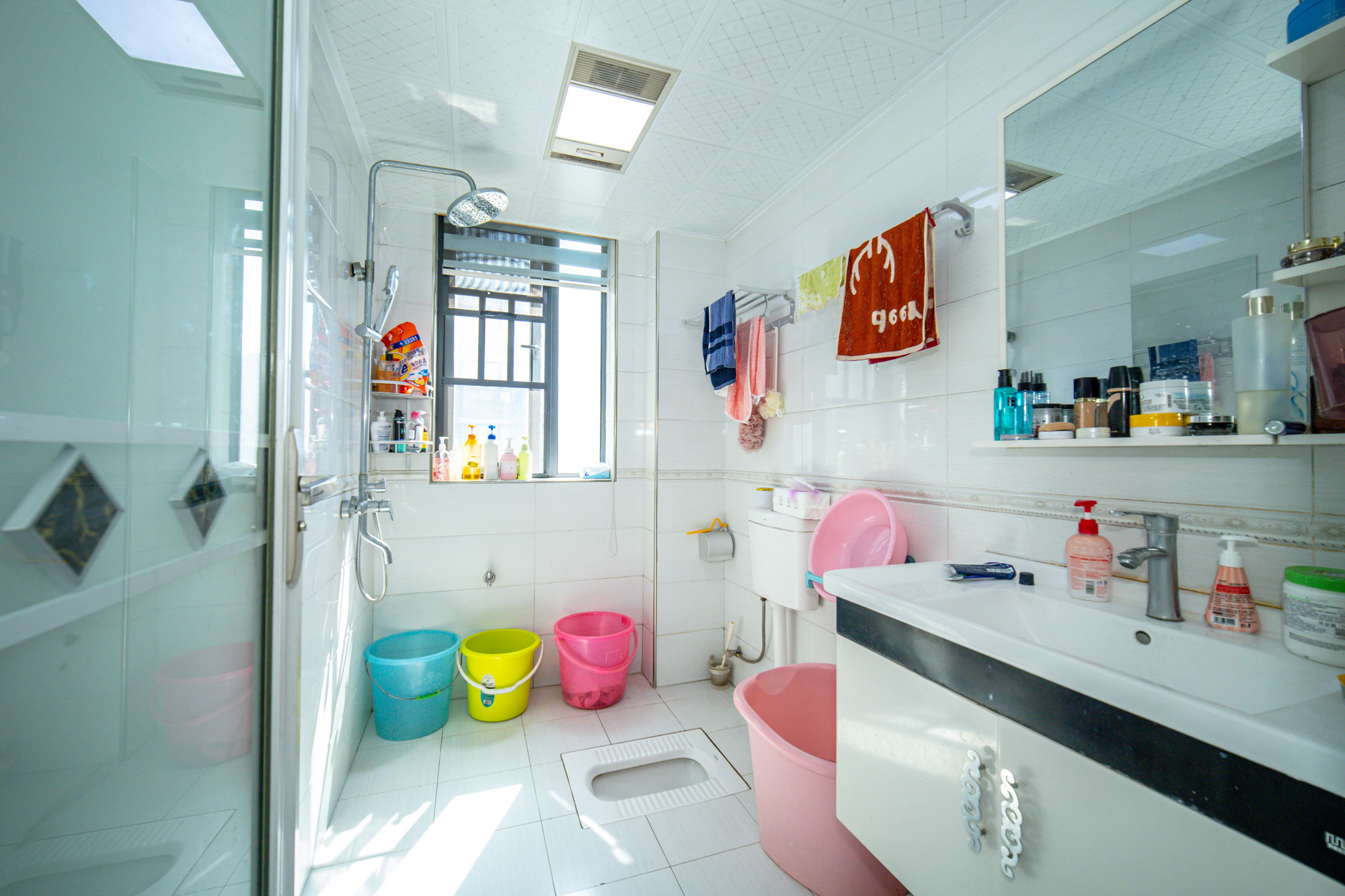 恒基凯旋门一二期  3室2厅1卫    72.8万 恒基凯旋门一二期  3室2厅1卫    72.8万卫生间