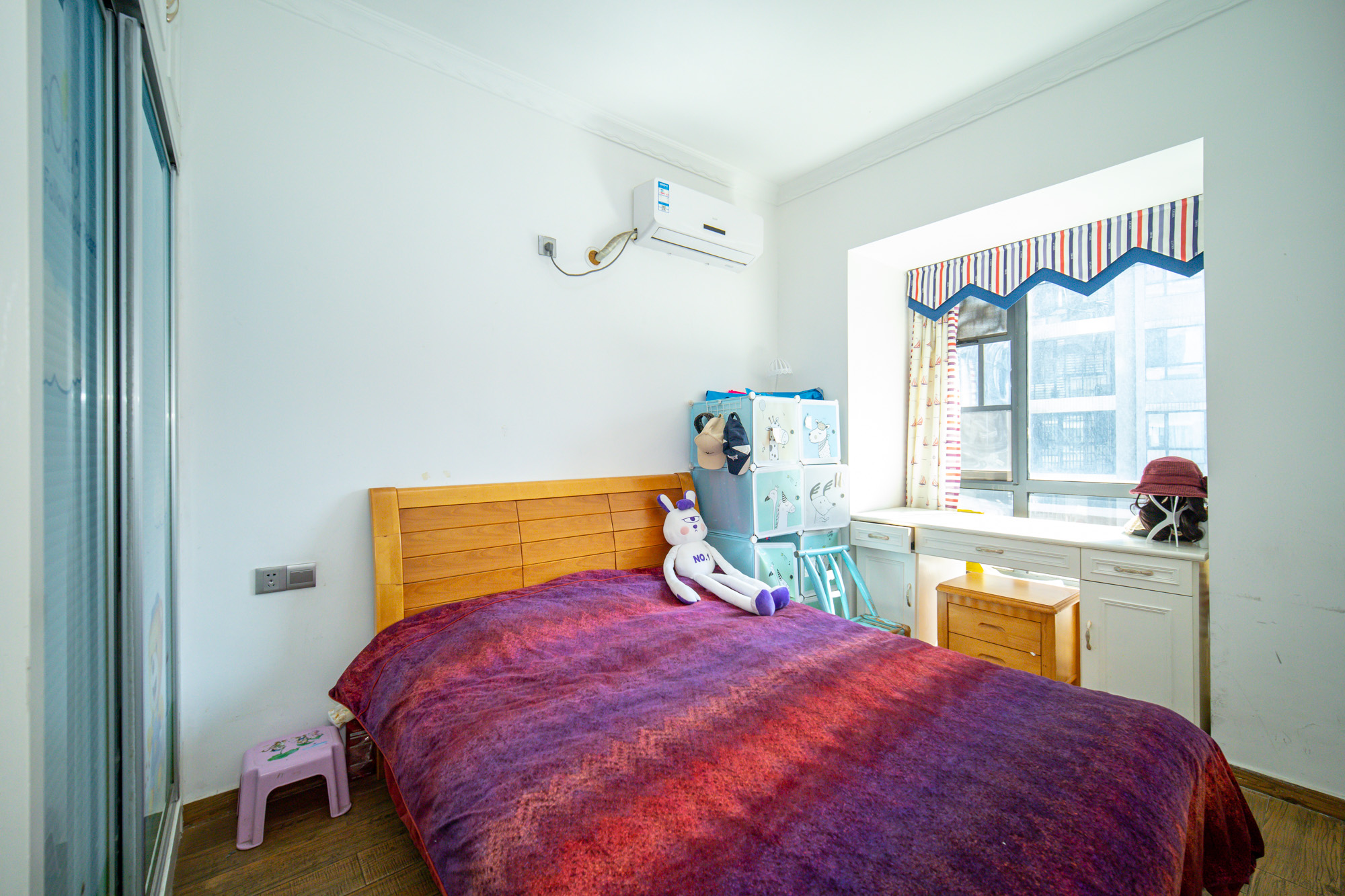 恒基凯旋门一二期  3室2厅1卫    72.8万 恒基凯旋门一二期  3室2厅1卫    72.8万卧室