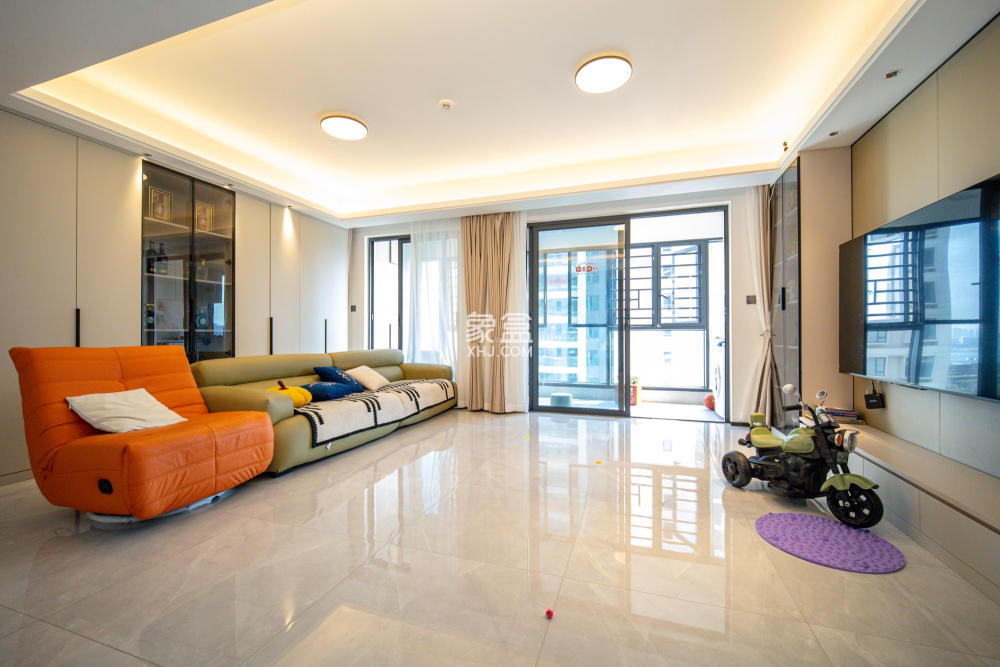 三一云谷  3室2厅2卫    130.0万