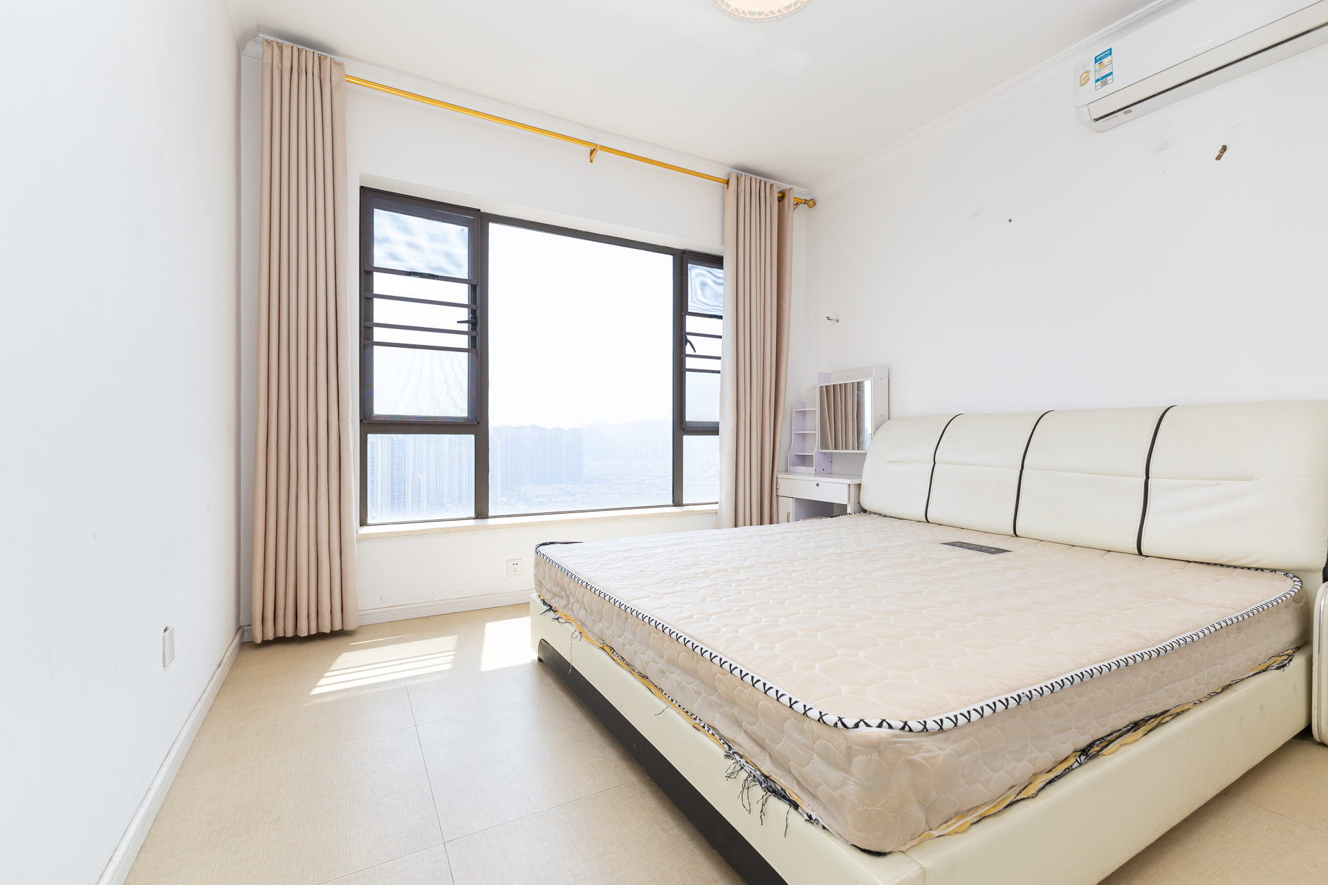 润和又一城 3室2厅1卫 78.0万 润和又一城 3室2厅1卫 78.0万卧室