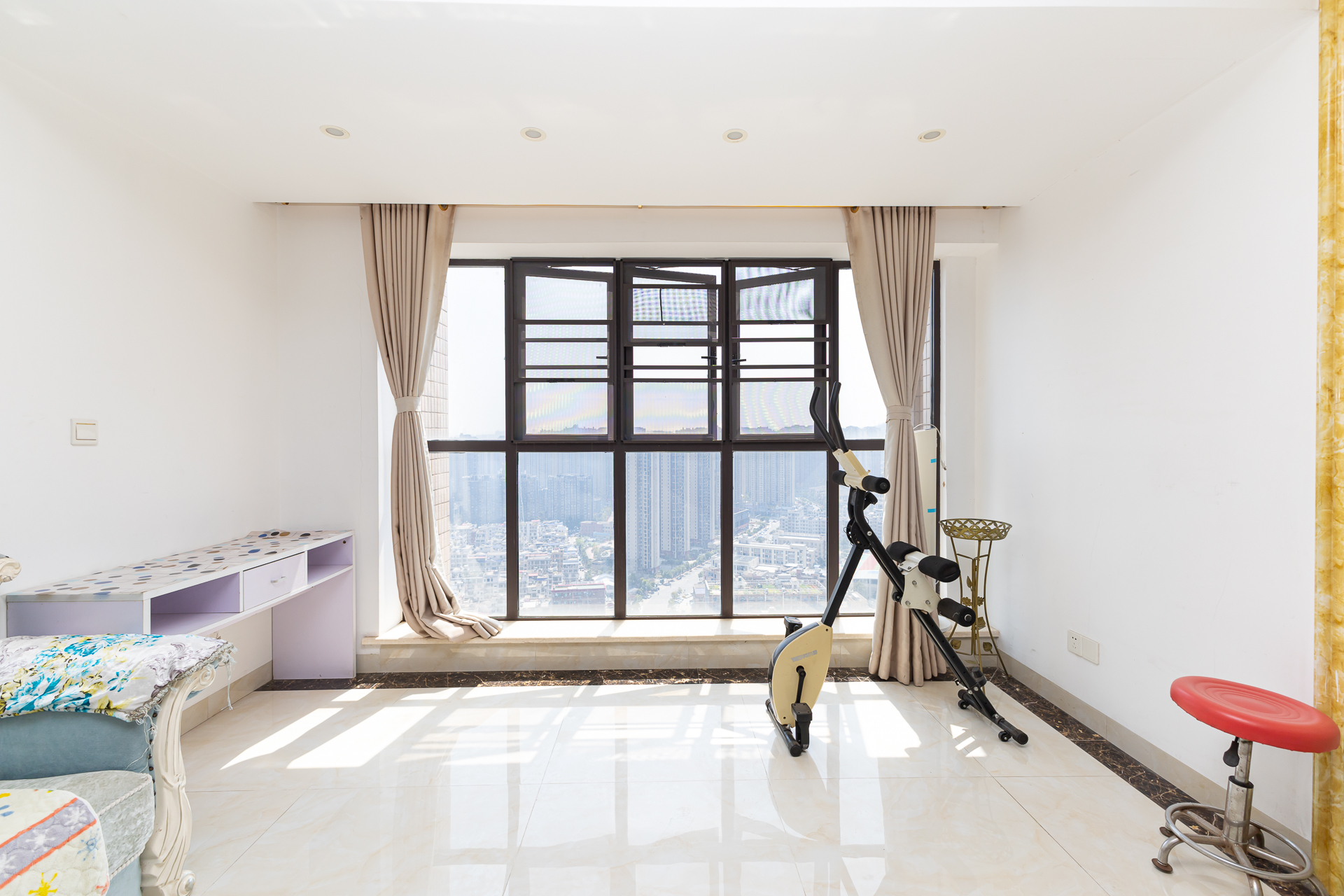 润和又一城 3室2厅1卫 78.0万 润和又一城 3室2厅1卫 78.0万阳台