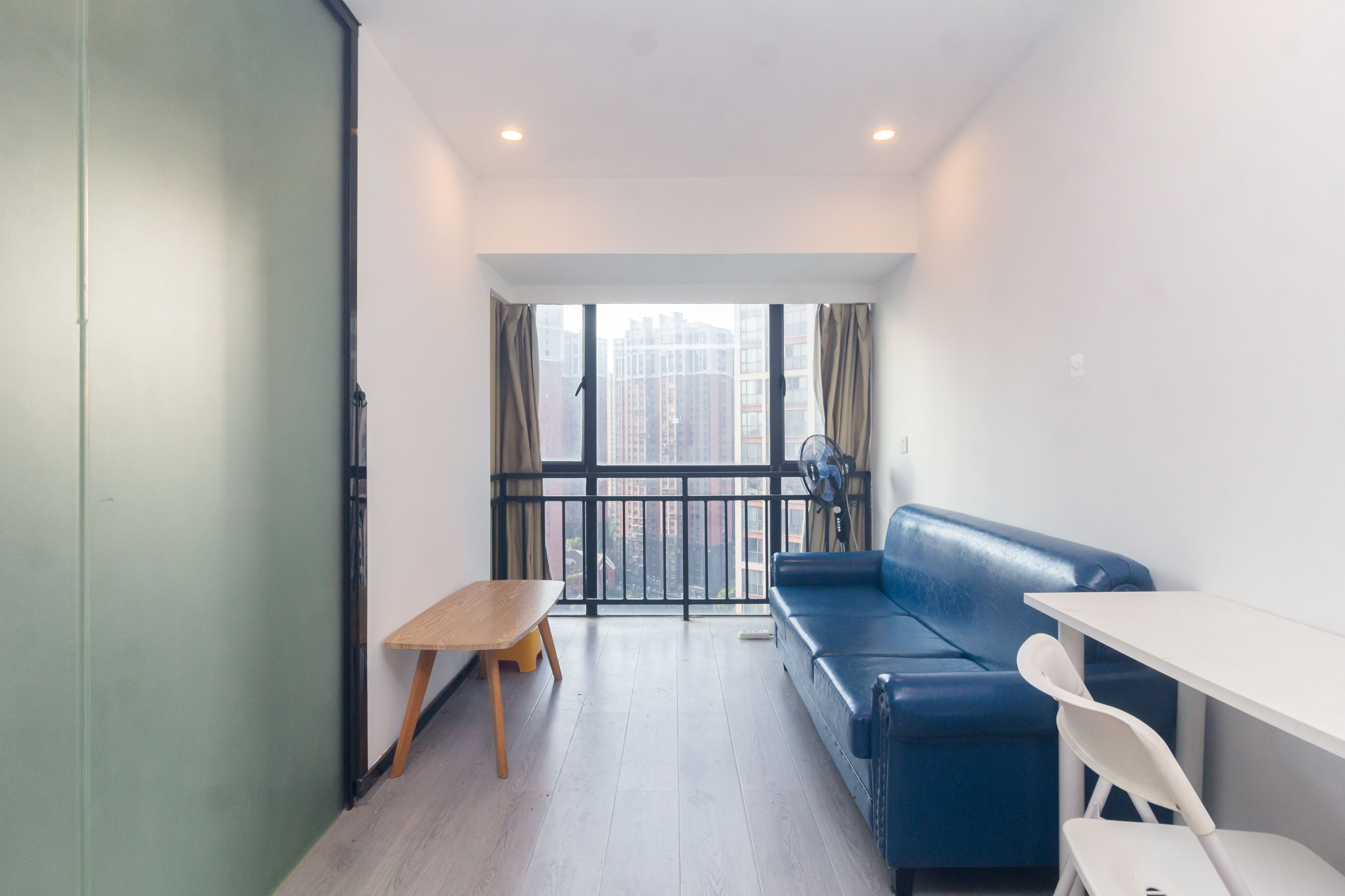 方略90公馆  1室1厅1卫    19.8万 方略90公馆  1室1厅1卫    19.8万客厅