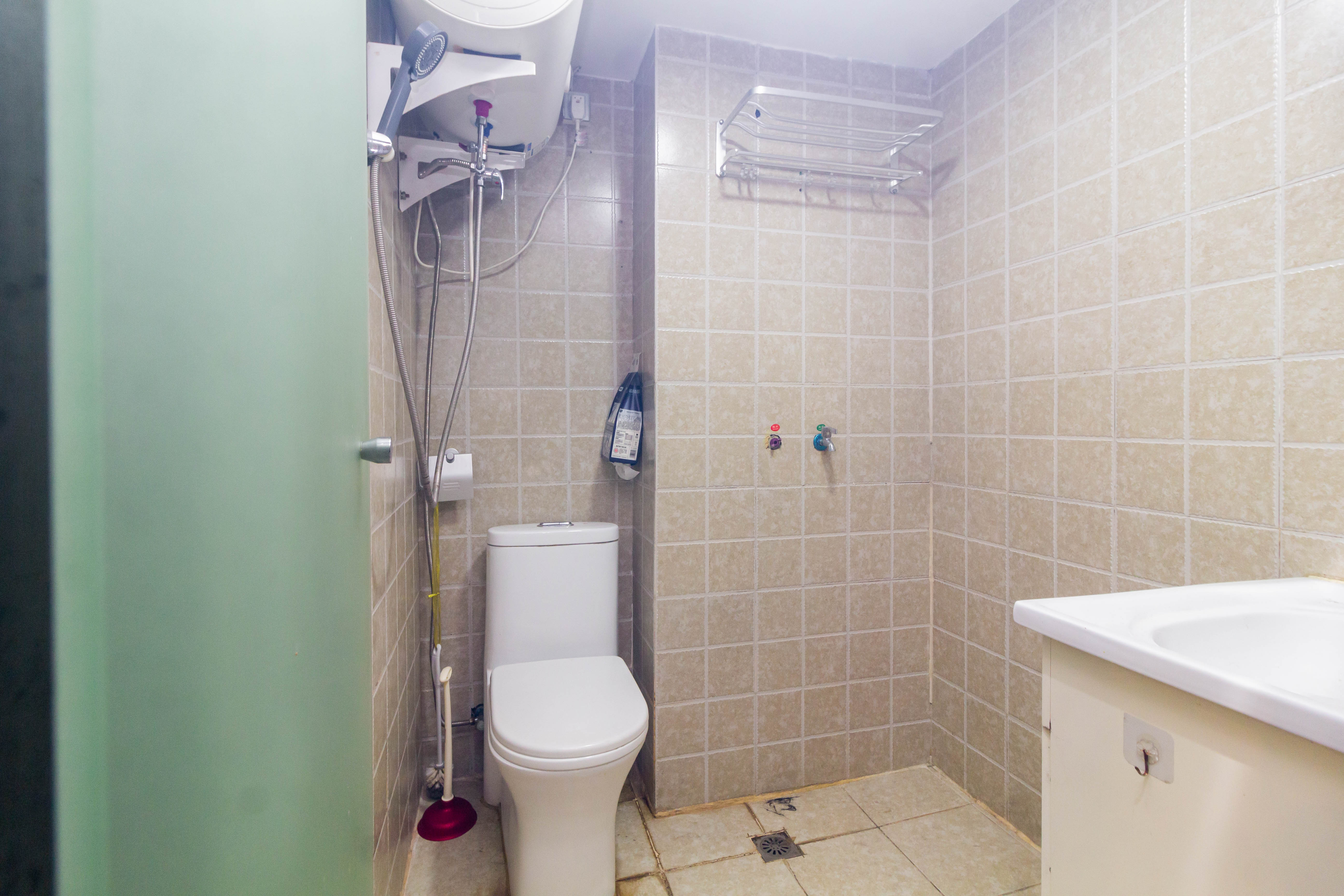 方略90公馆  1室1厅1卫    19.8万 方略90公馆  1室1厅1卫    19.8万卫生间