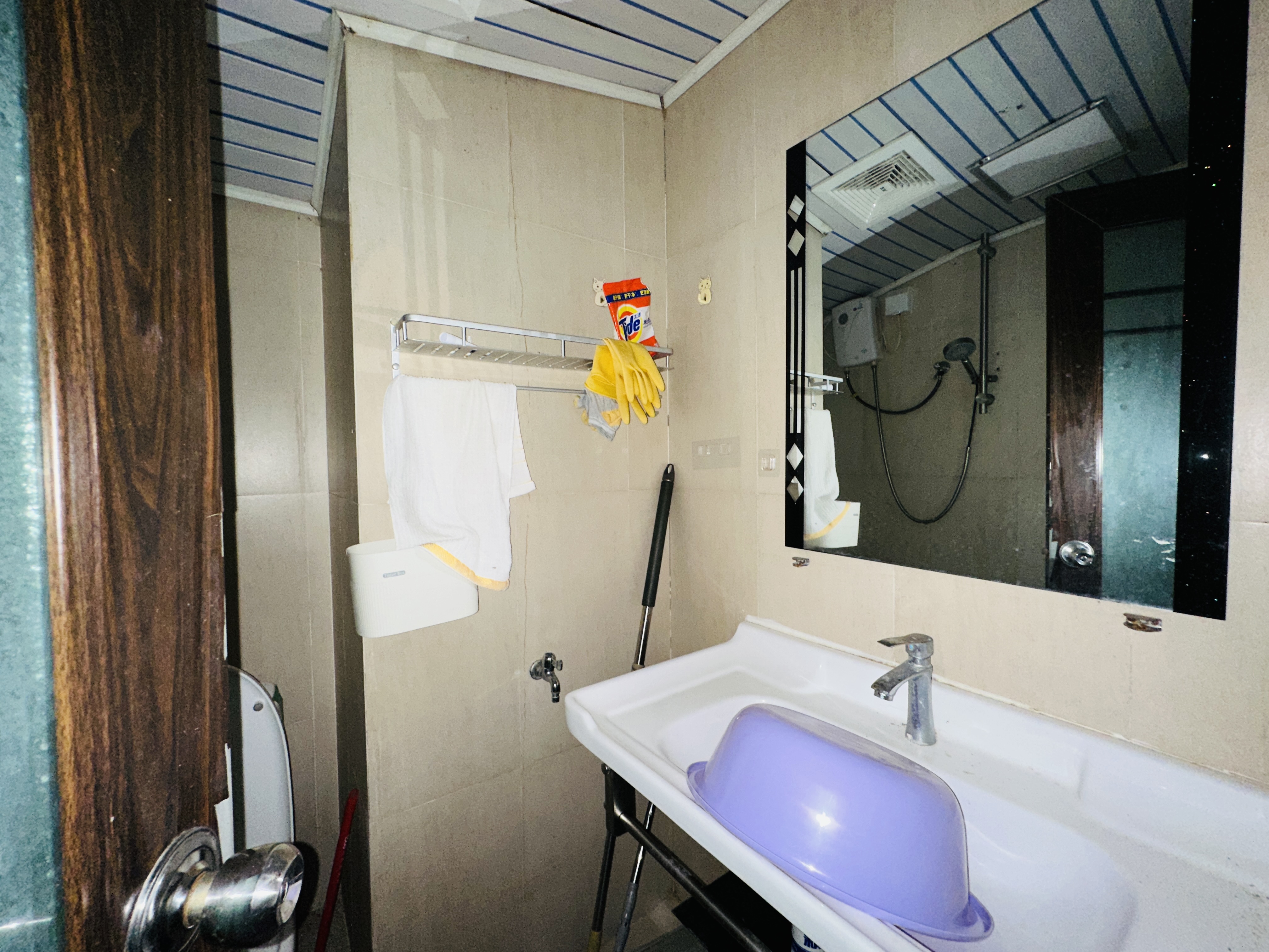 海城大厦 2室1厅1卫 62.0万 海城大厦 2室1厅1卫 62.0万室内图