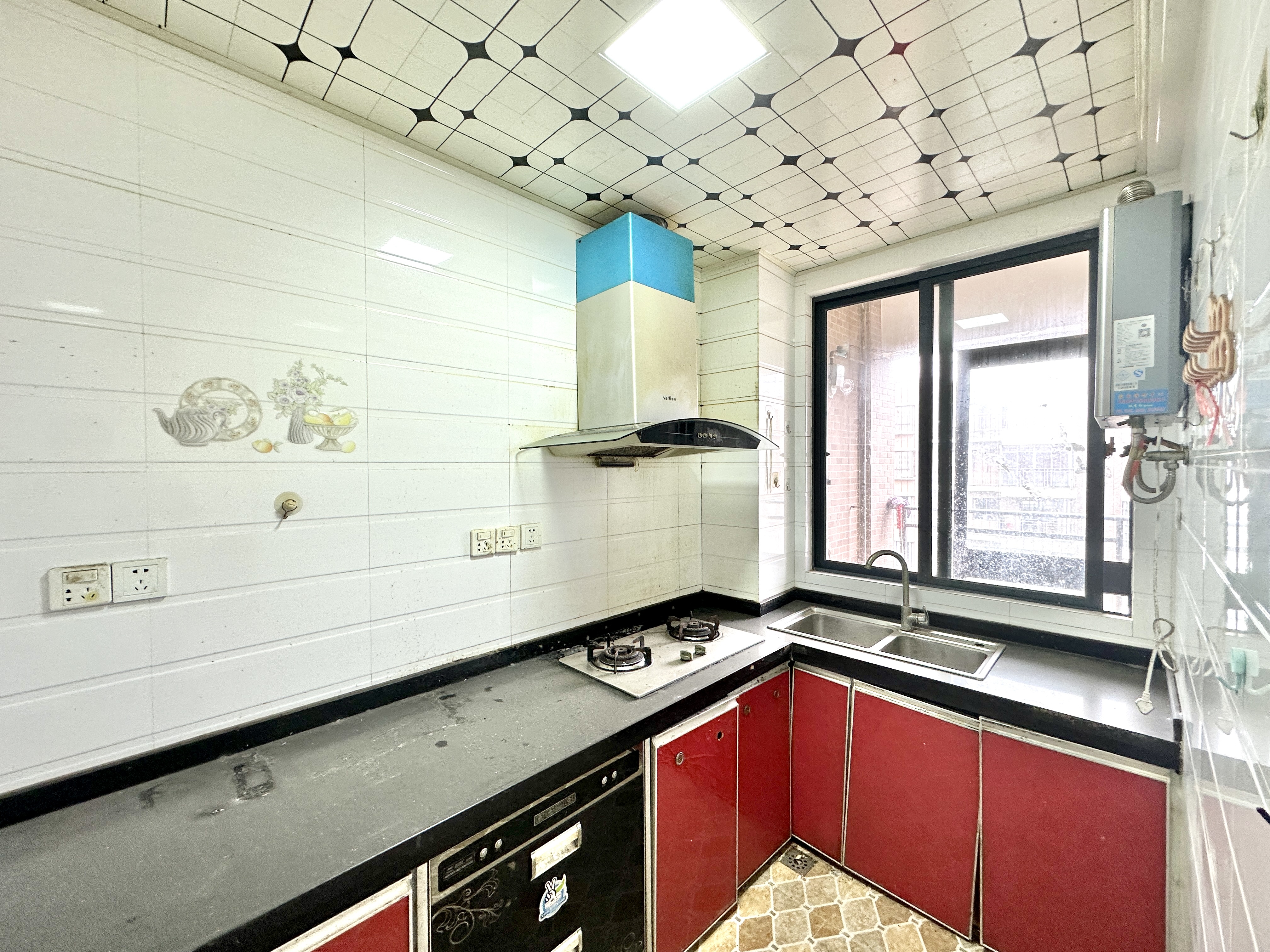 椰城花园 3室2厅2卫 180.0万 椰城花园 3室2厅2卫 180.0万其他