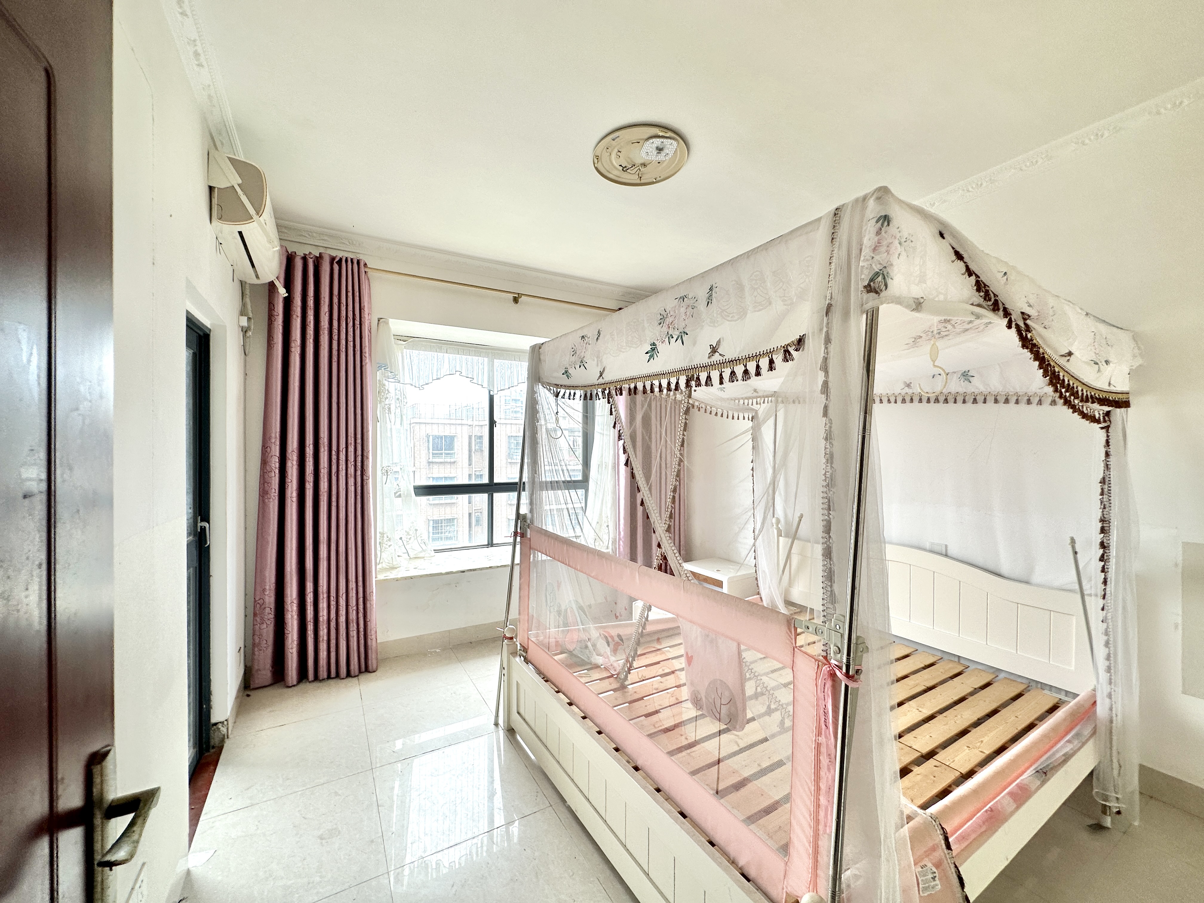 椰城花园 3室2厅2卫 180.0万 椰城花园 3室2厅2卫 180.0万其他