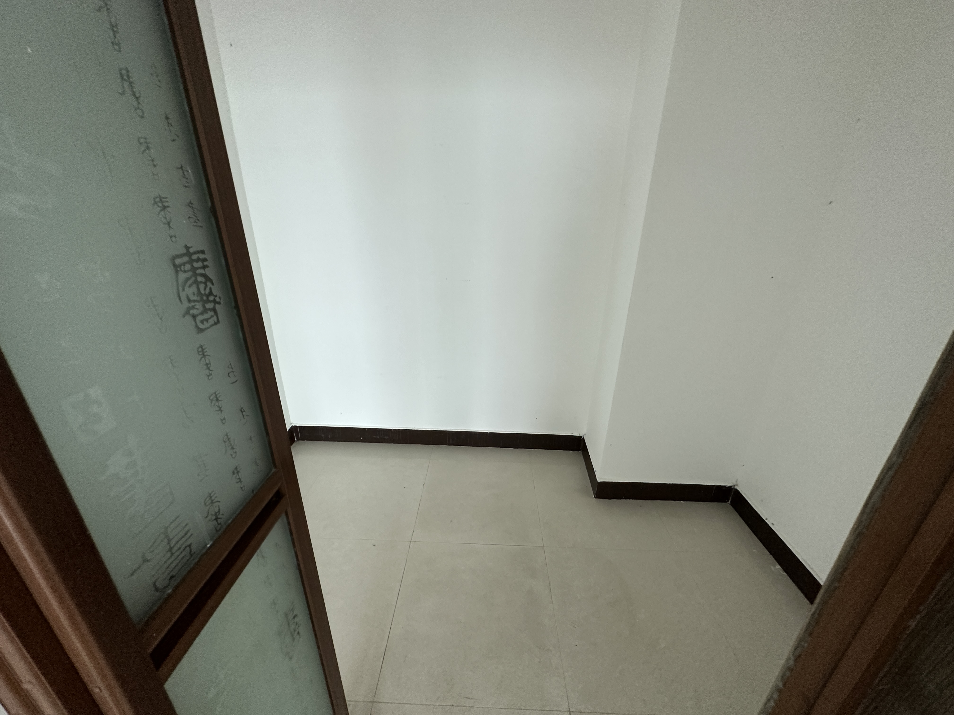 龙华商城  3室2厅1卫    129.5万 龙华商城  3室2厅1卫    129.5万室内图