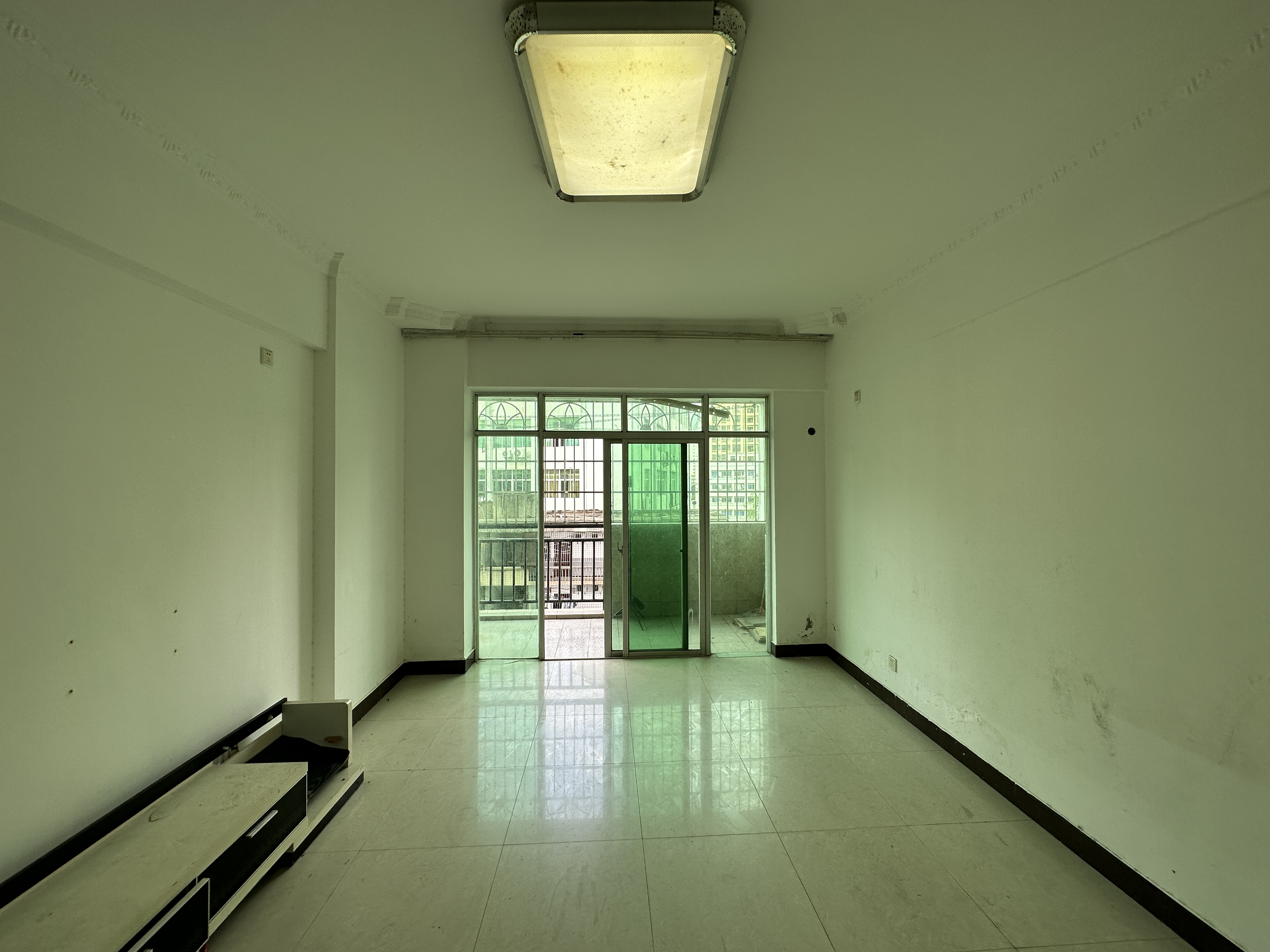 龙华商城  3室2厅1卫    129.5万 龙华商城  3室2厅1卫    129.5万室内图