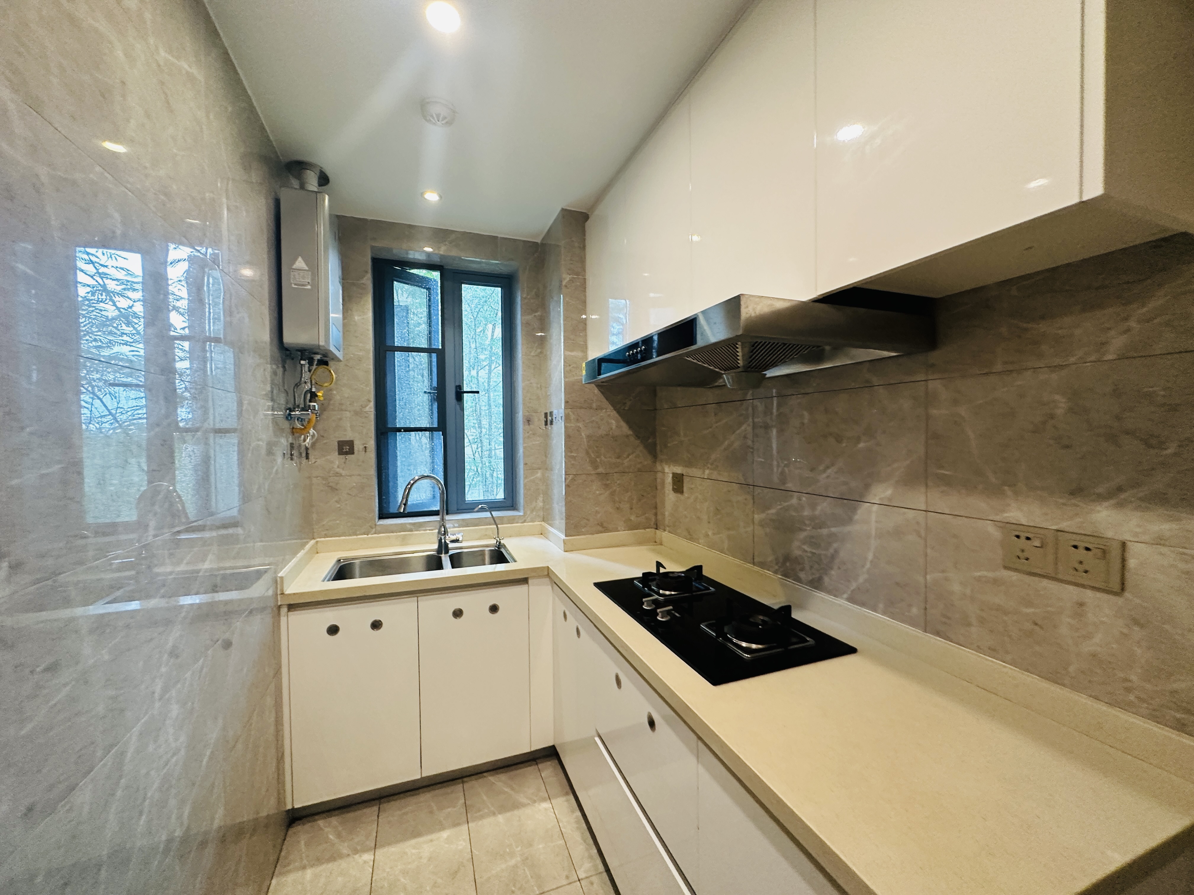 环球100宝龙城 3室2厅2卫 105.0万 环球100宝龙城 3室2厅2卫 105.0万室内图