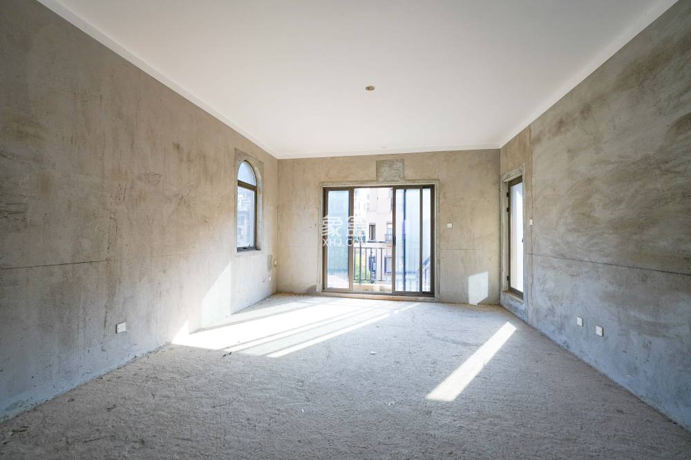 佳兆业天墅  5室3厅1卫    152.0万