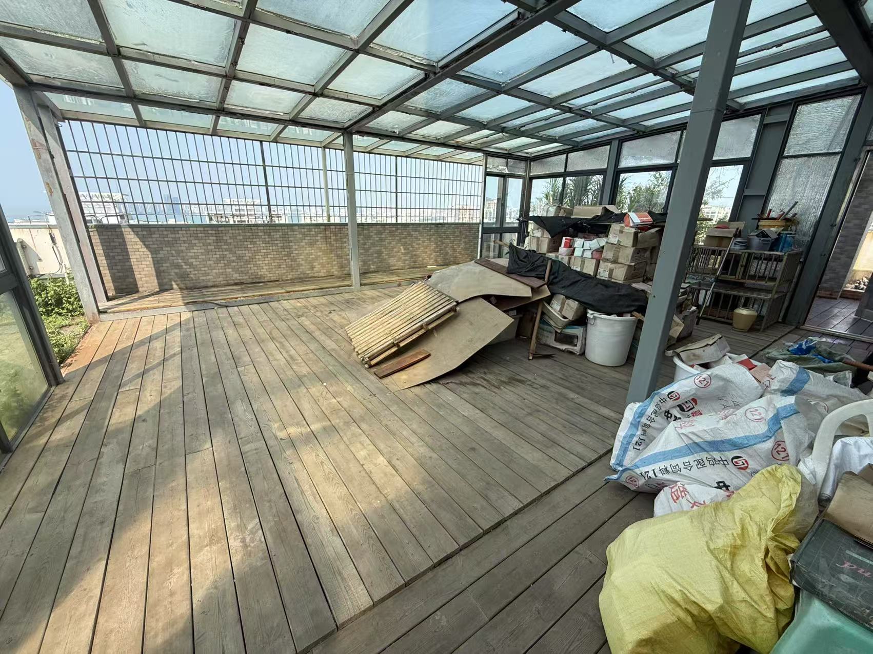 丽晶温泉海景花园一期(别名:丽晶维港、丽晶海景花园) 5室2厅2卫 315.0万 丽晶温泉海景花园一期(别名:丽晶维港、丽晶海景花园) 5室2厅2卫 315.0万室内图