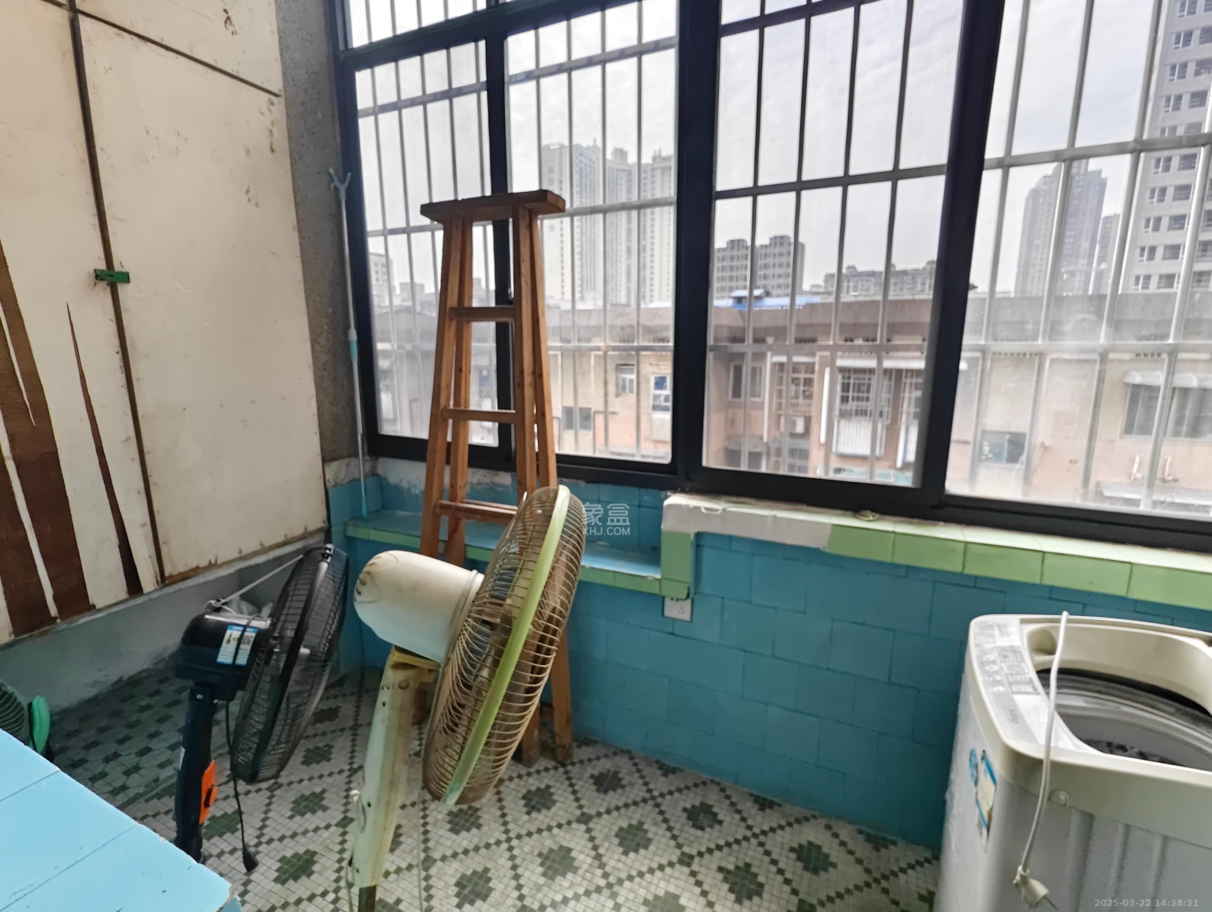 东风二村社区房  2室1厅1卫   1500.00元/月室内图