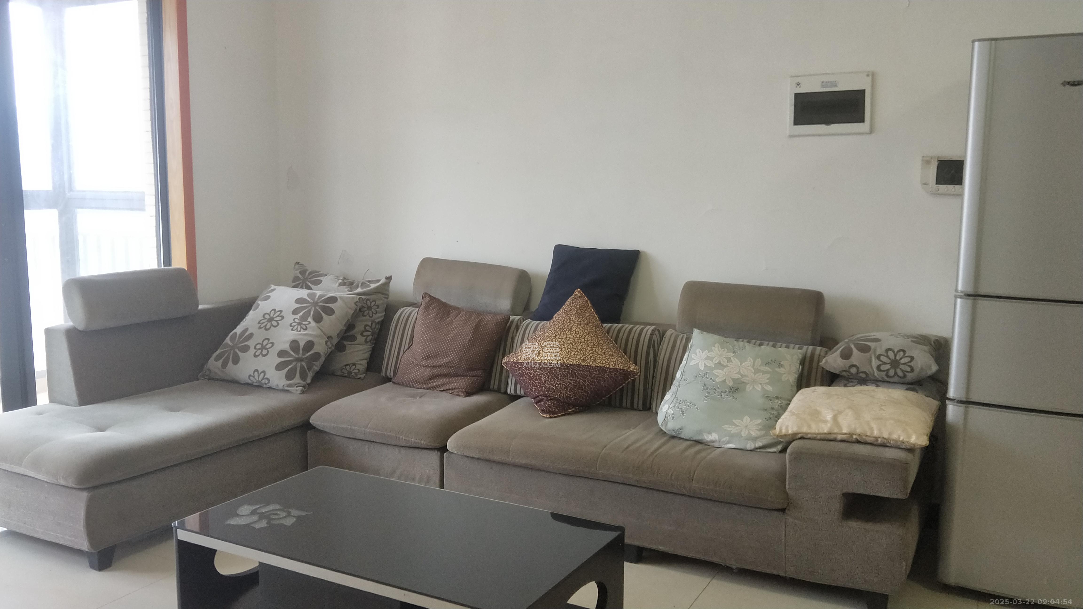 莱茵城 3室2厅1卫 2000.0元/月 莱茵城 3室2厅1卫 2000.0元/月室内图