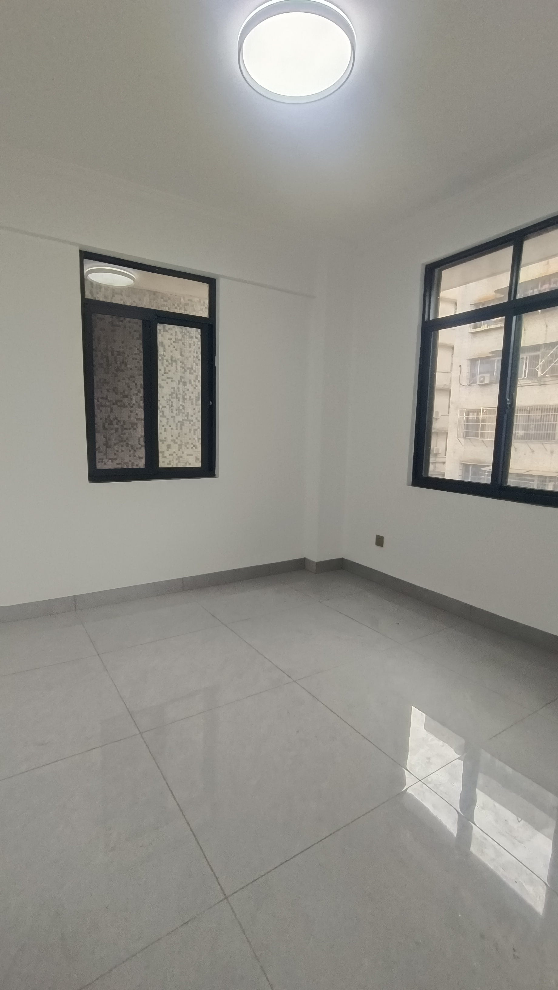 汽车运输总公司大英山住宅区  3室2厅1卫    100.0万 汽车运输总公司大英山住宅区  3室2厅1卫    100.0万卧室