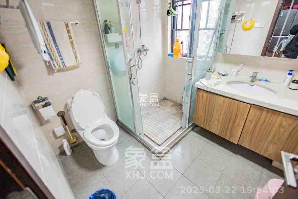 荣泰广场  3室2厅2卫   2700.00元/月室内图
