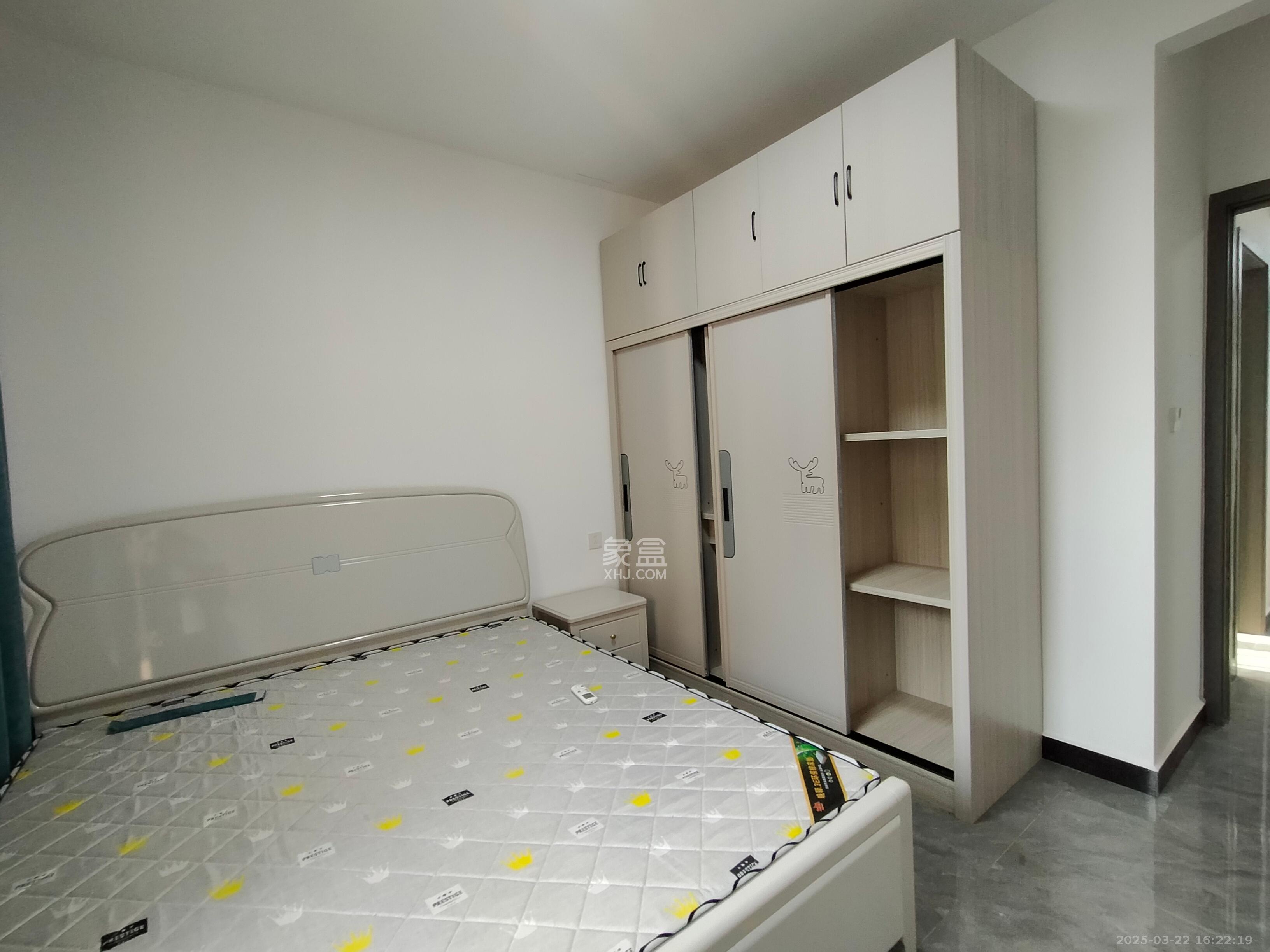 长房明宸府  3室2厅1卫   2200.00元/月室内图