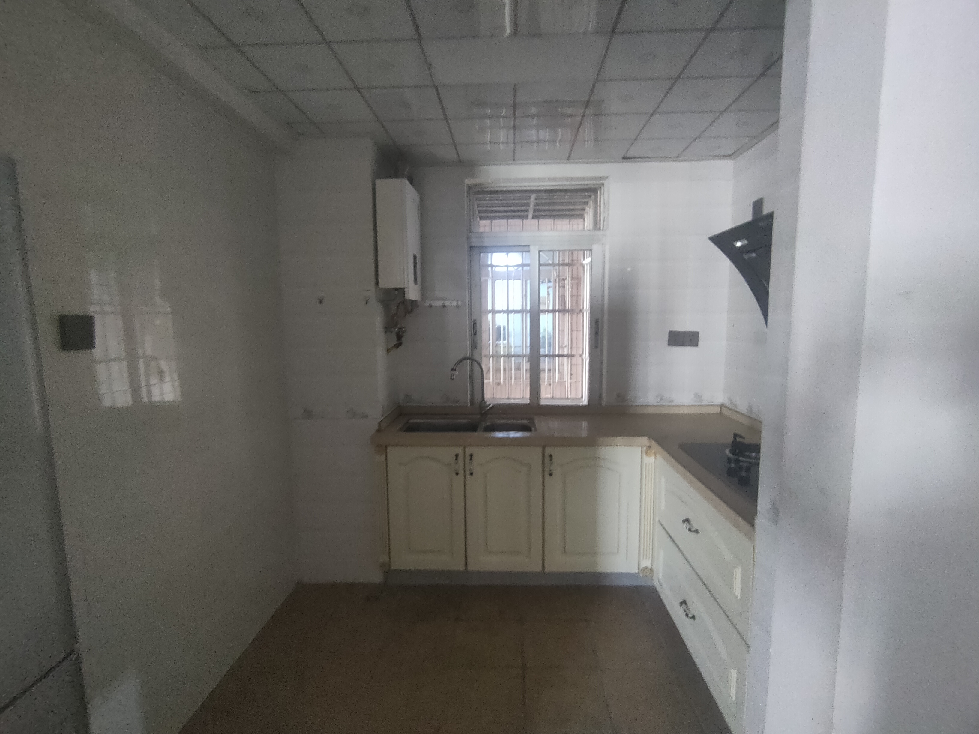 国托公寓 3室2厅1卫 2000.0元/月 国托公寓 3室2厅1卫 2000.0元/月室内图