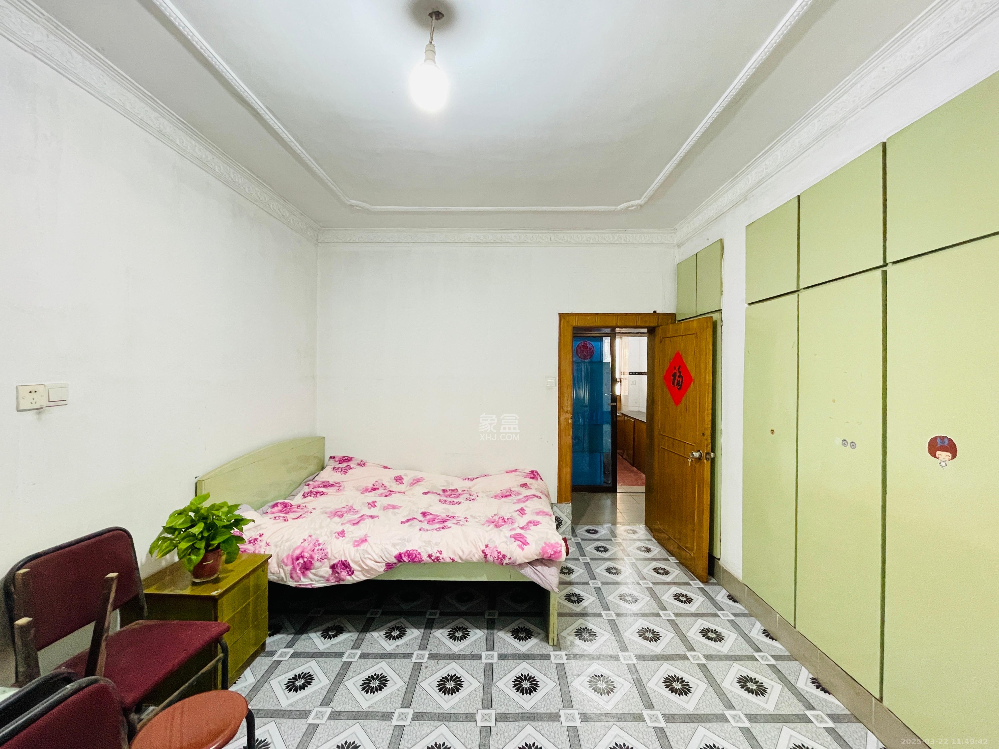 军属新村 1室1厅1卫 1200.0元/月 军属新村 1室1厅1卫 1200.0元/月室内图