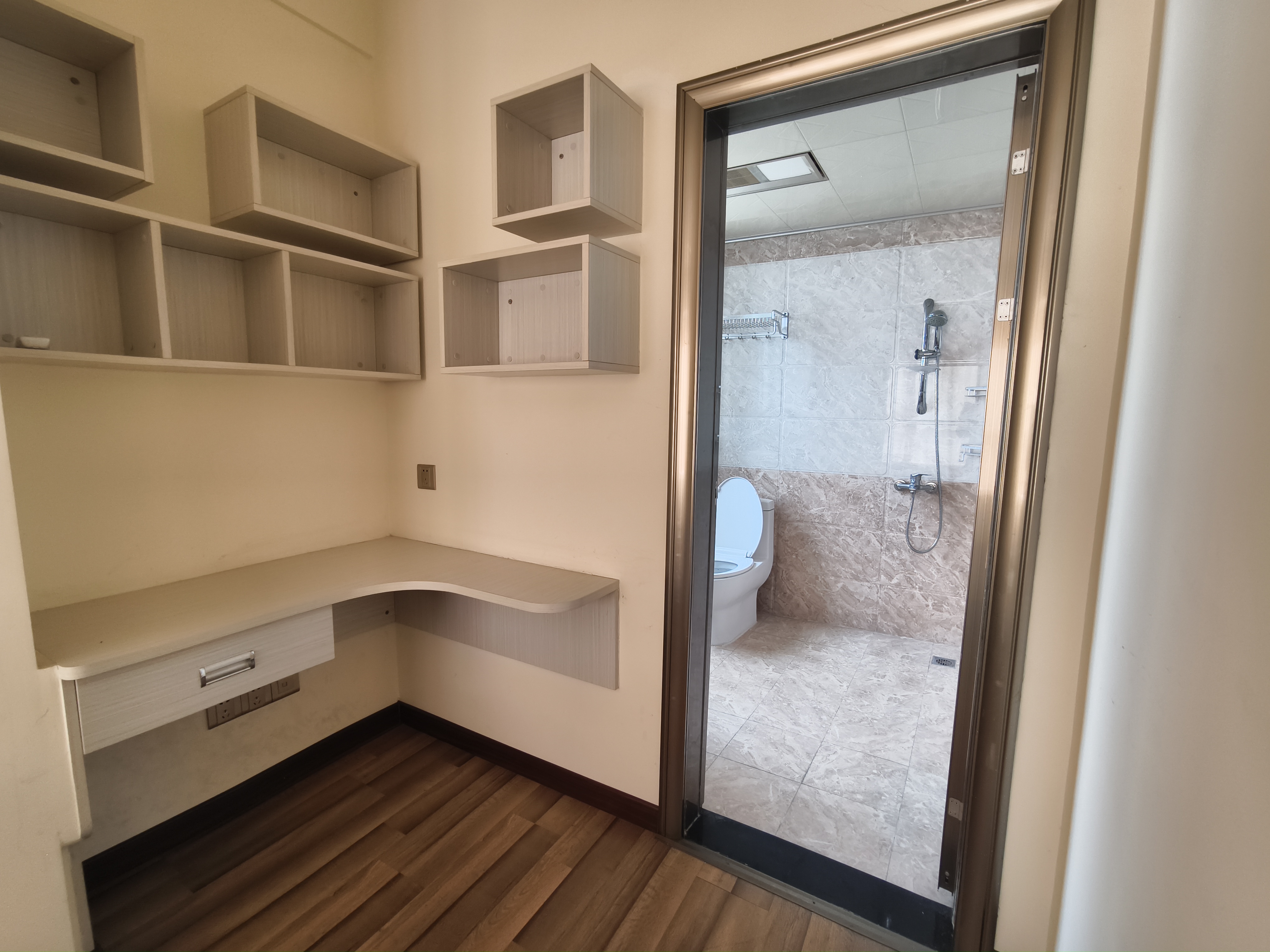 山城上品 1室0厅0卫 1800.0元/月 山城上品 1室0厅0卫 1800.0元/月室内图