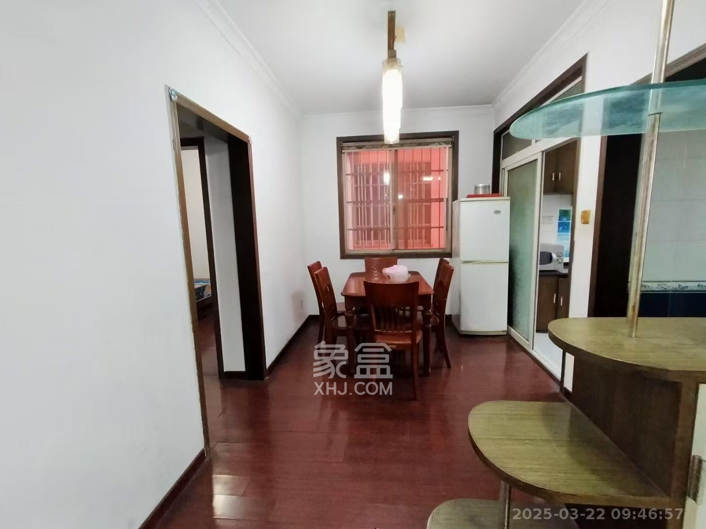 新星小区 3室2厅2卫 1800.0元/月 新星小区 3室2厅2卫 1800.0元/月室内图