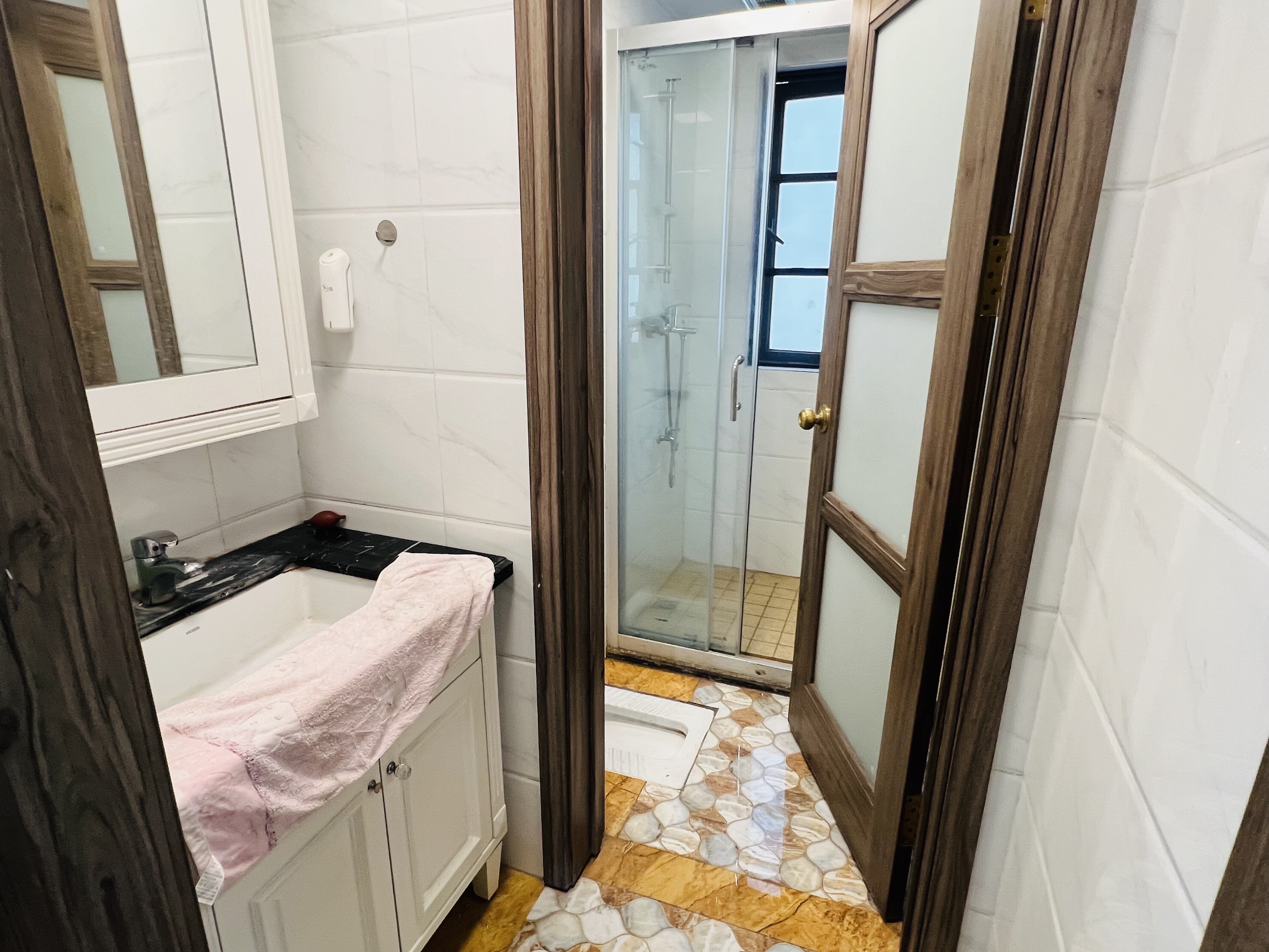 碧桂园 4室2厅2卫 1700.0元/月 碧桂园 4室2厅2卫 1700.0元/月室内图