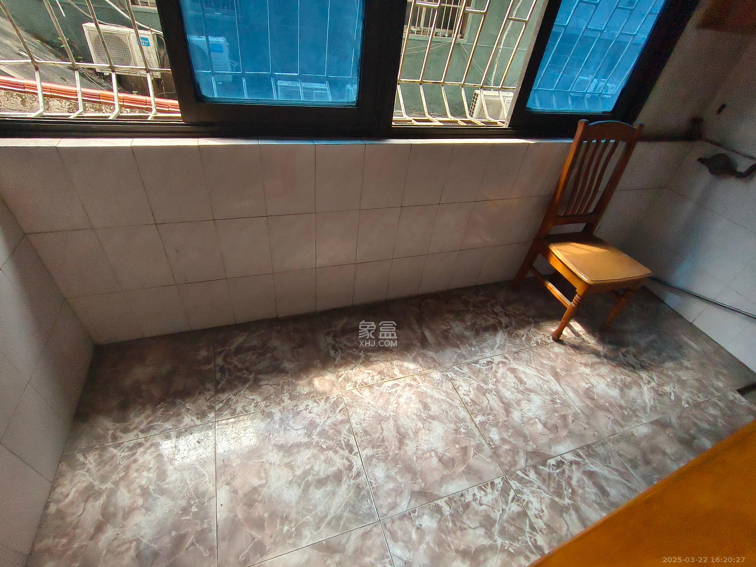 湖南省轻工业品进出口公司宿舍/外贸宿舍 2室1厅1卫 1400.0元/月 湖南省轻工业品进出口公司宿舍/外贸宿舍 2室1厅1卫 1400.0元/月室内图