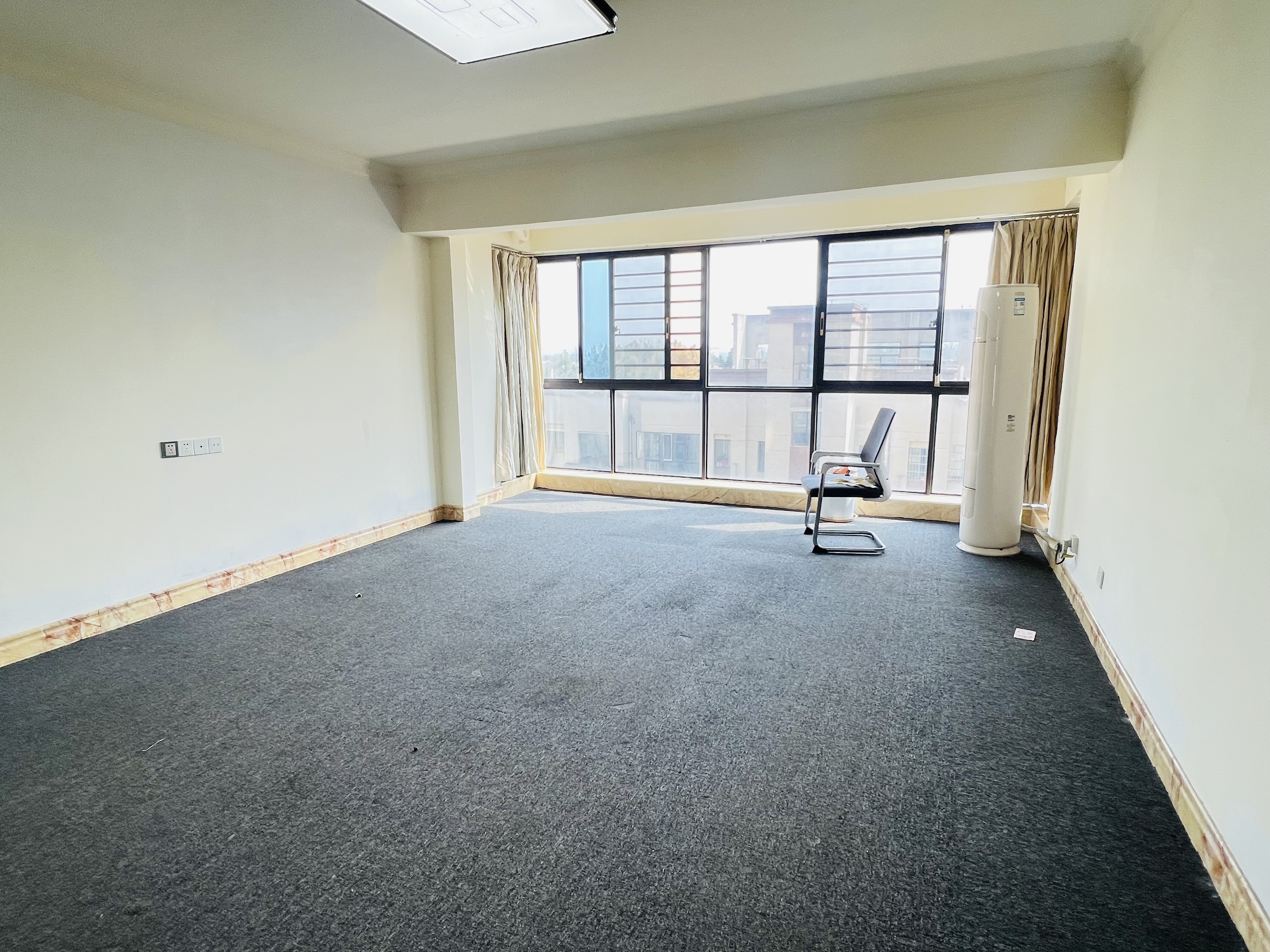 碧桂园 4室2厅2卫 1700.0元/月 碧桂园 4室2厅2卫 1700.0元/月室内图