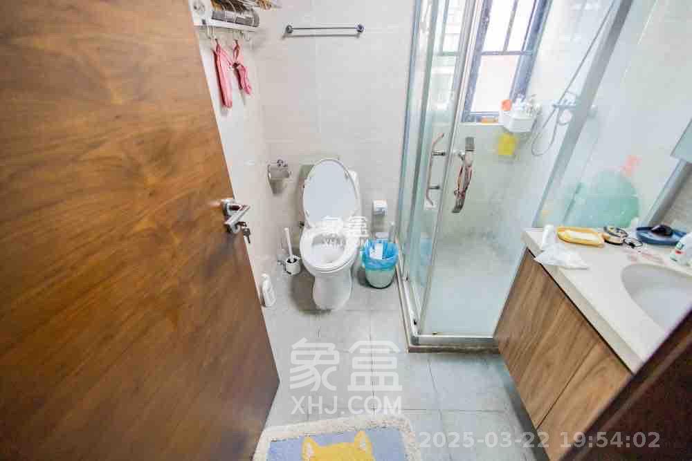 荣泰广场  3室2厅2卫   2700.00元/月室内图