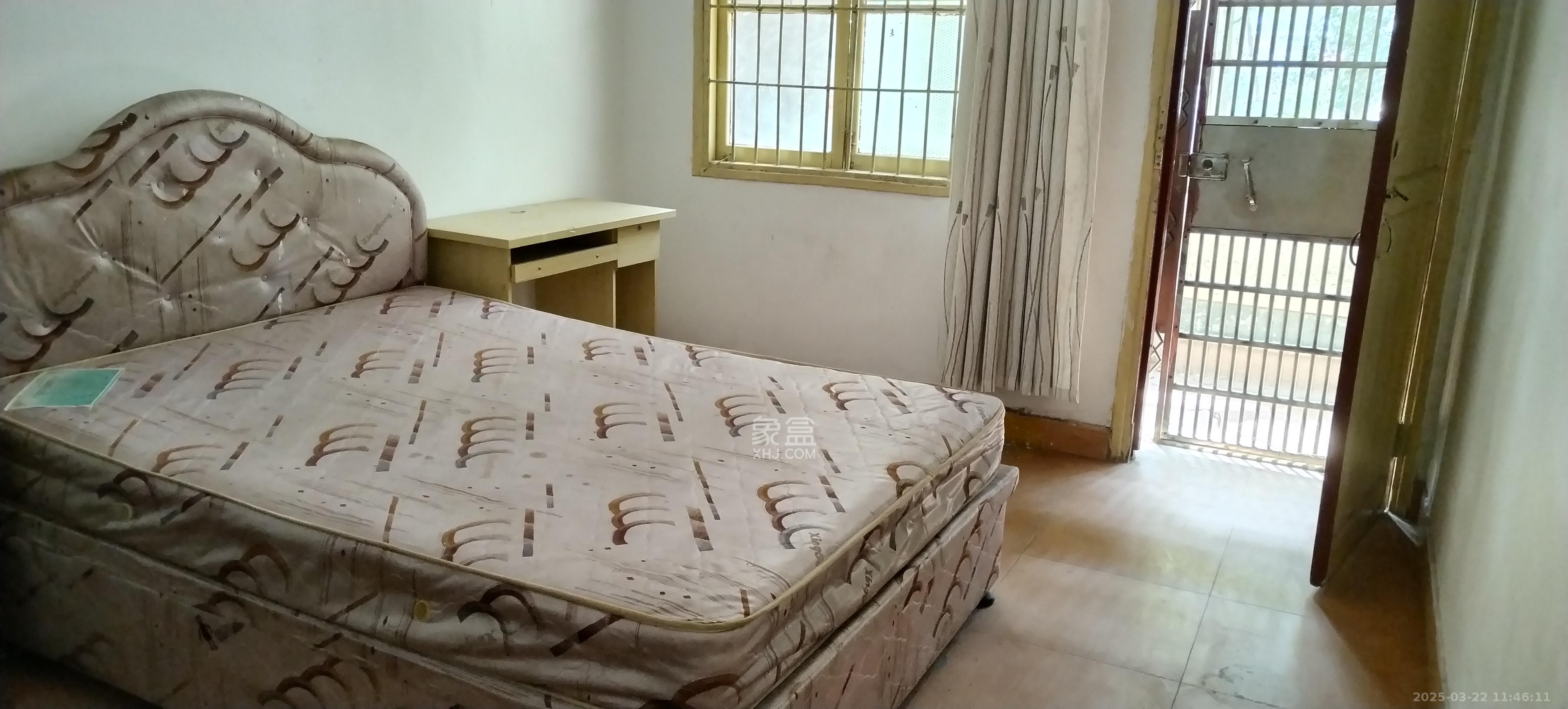 三湘小区  2室2厅1卫   1300.00元/月室内图