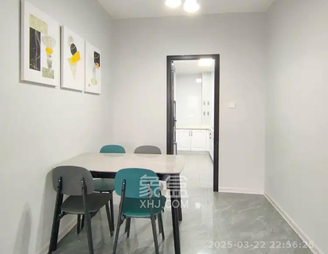 融创融公馆(融创臻苑) 4室2厅2卫 2500.0元/月 融创融公馆(融创臻苑) 4室2厅2卫 2500.0元/月室内图