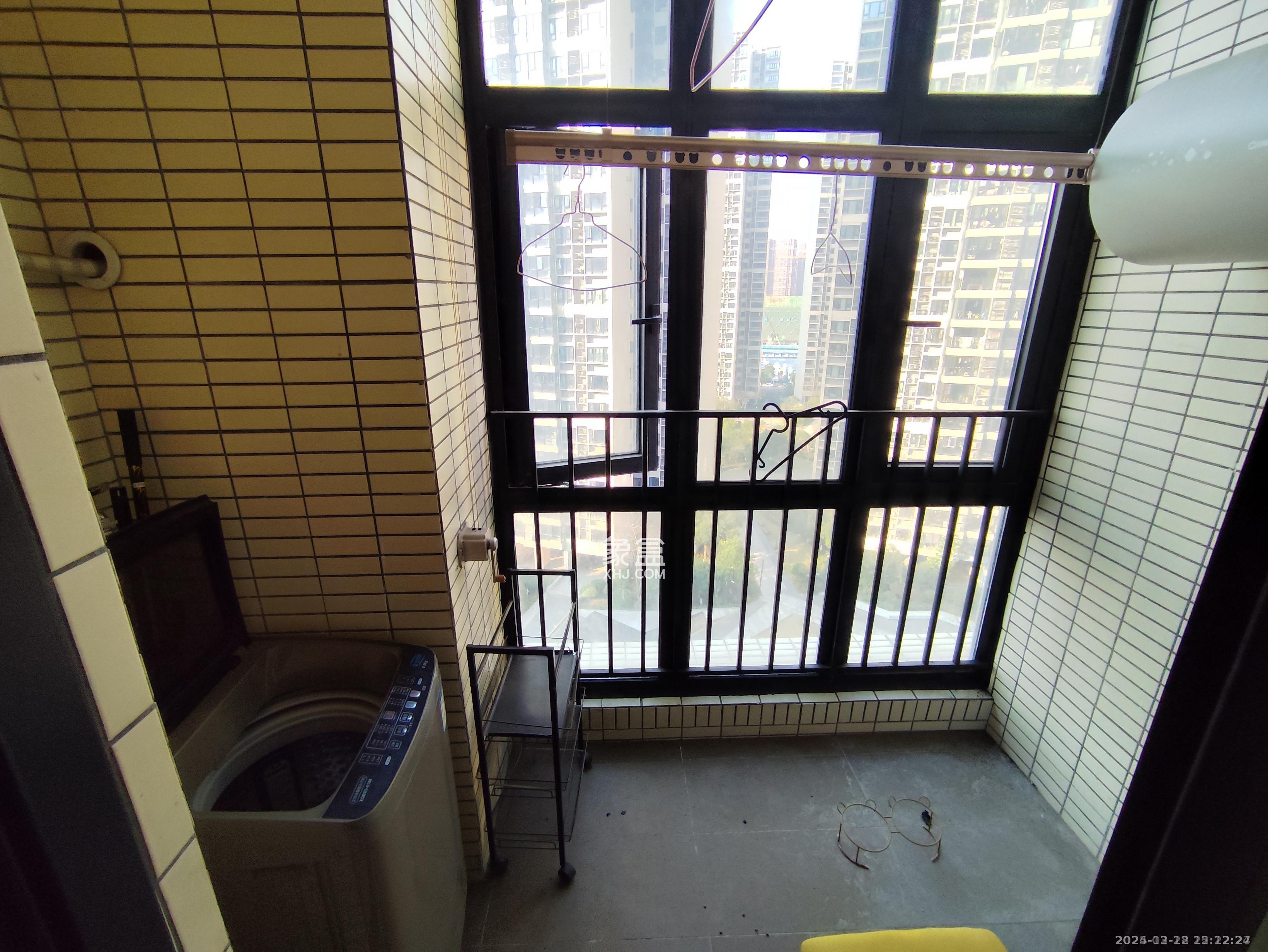 时代年华  2室1厅1卫    1500.0元/月室内图