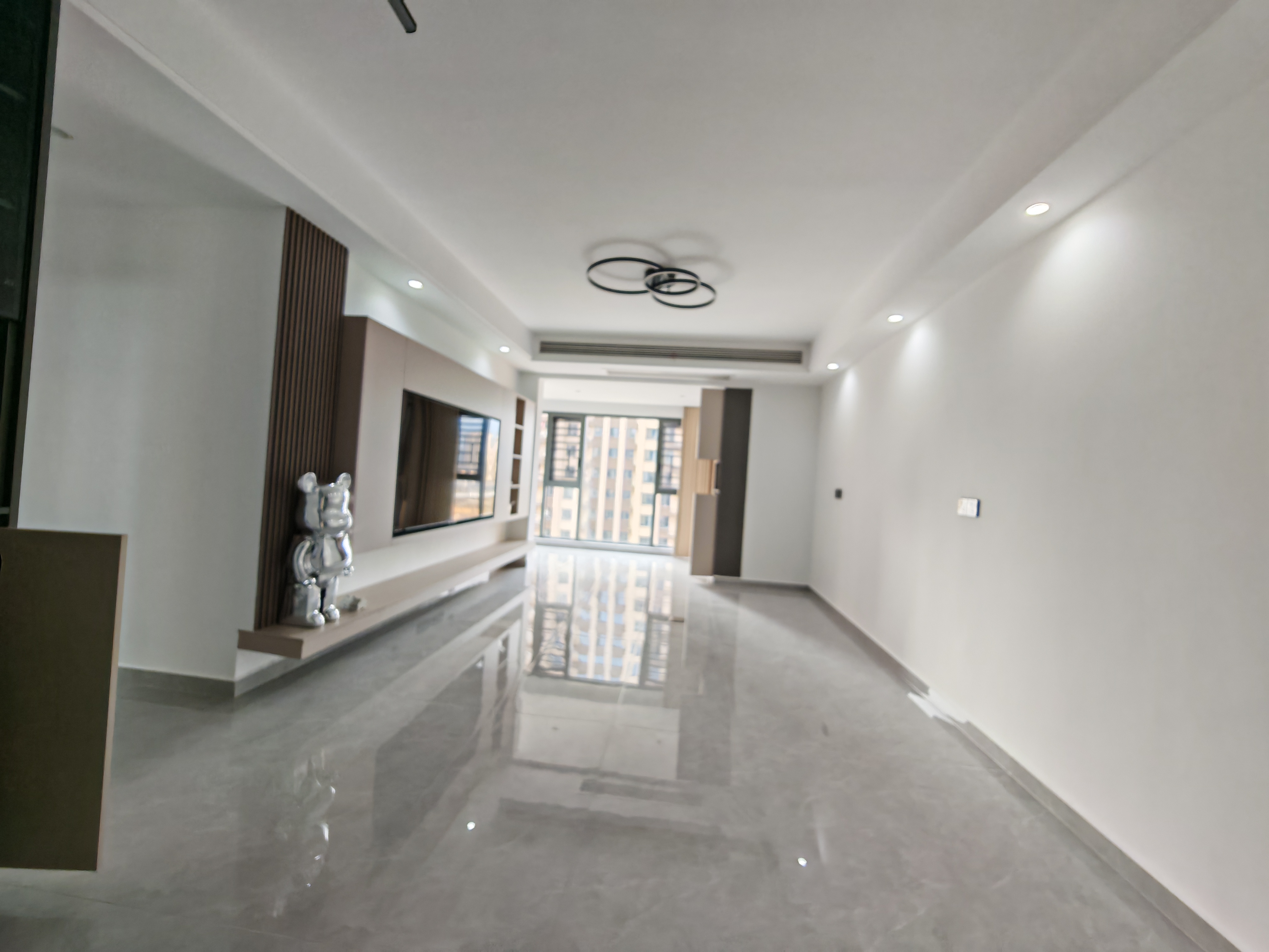 荣盛花语书苑 3室2厅2卫 2200.0元/月 荣盛花语书苑 3室2厅2卫 2200.0元/月室内图