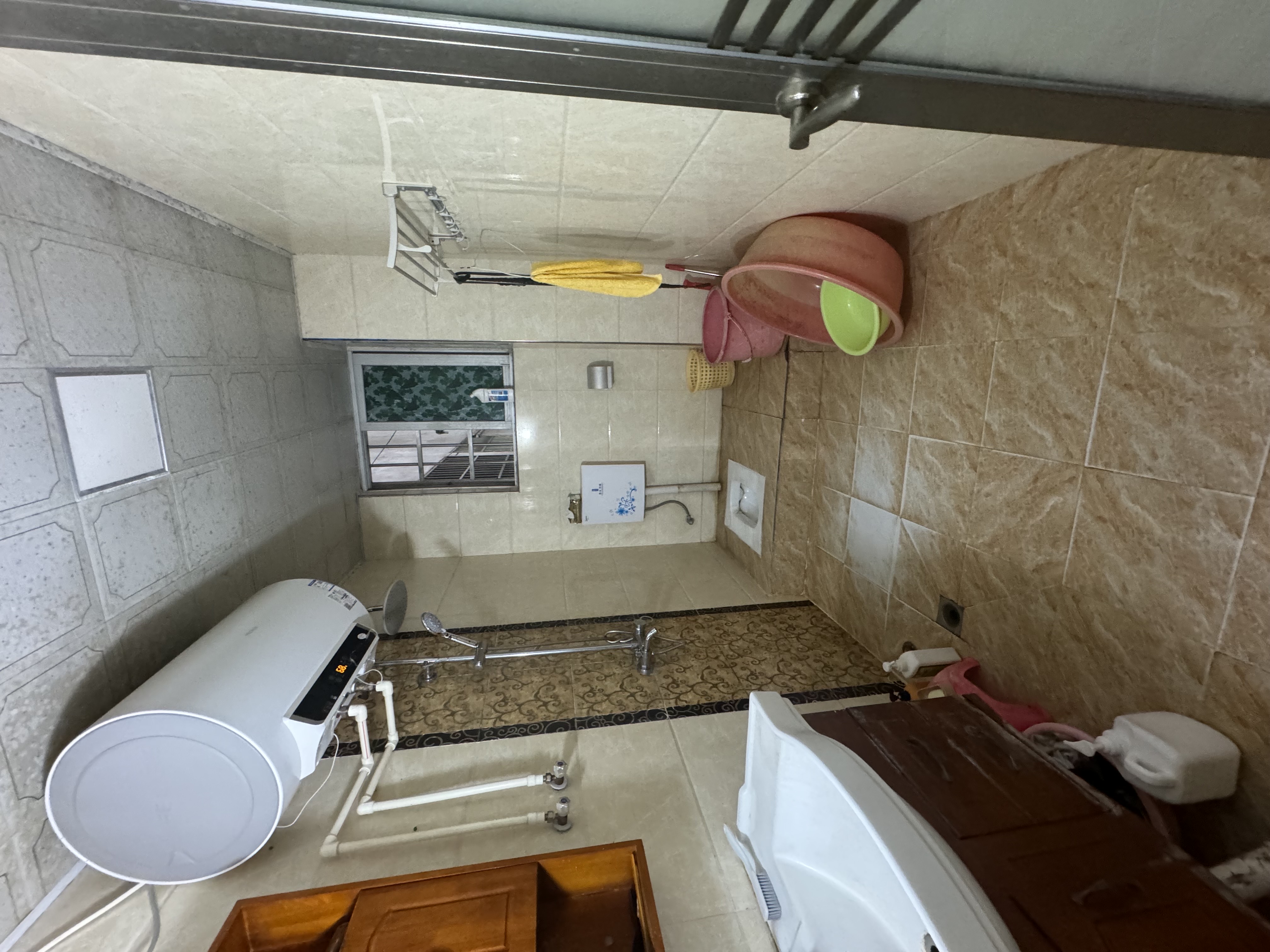 龙华商城 4室2厅2卫 160.0万 龙华商城 4室2厅2卫 160.0万客厅