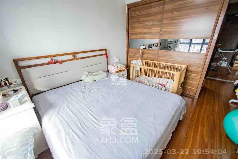 荣泰广场  3室2厅2卫   2700.00元/月室内图
