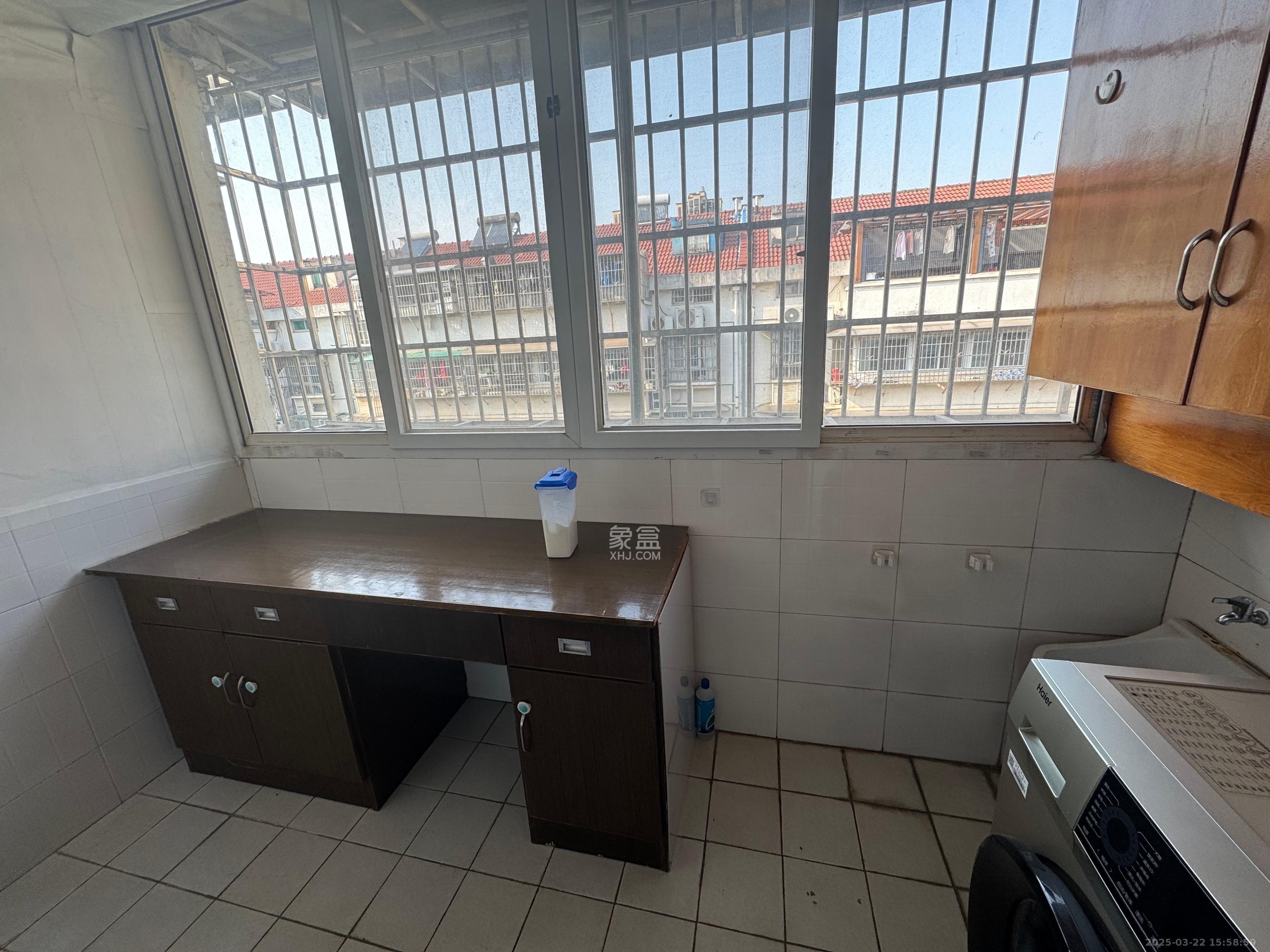 佳园星城 3室2厅1卫 1000.0元/月 佳园星城 3室2厅1卫 1000.0元/月室内图