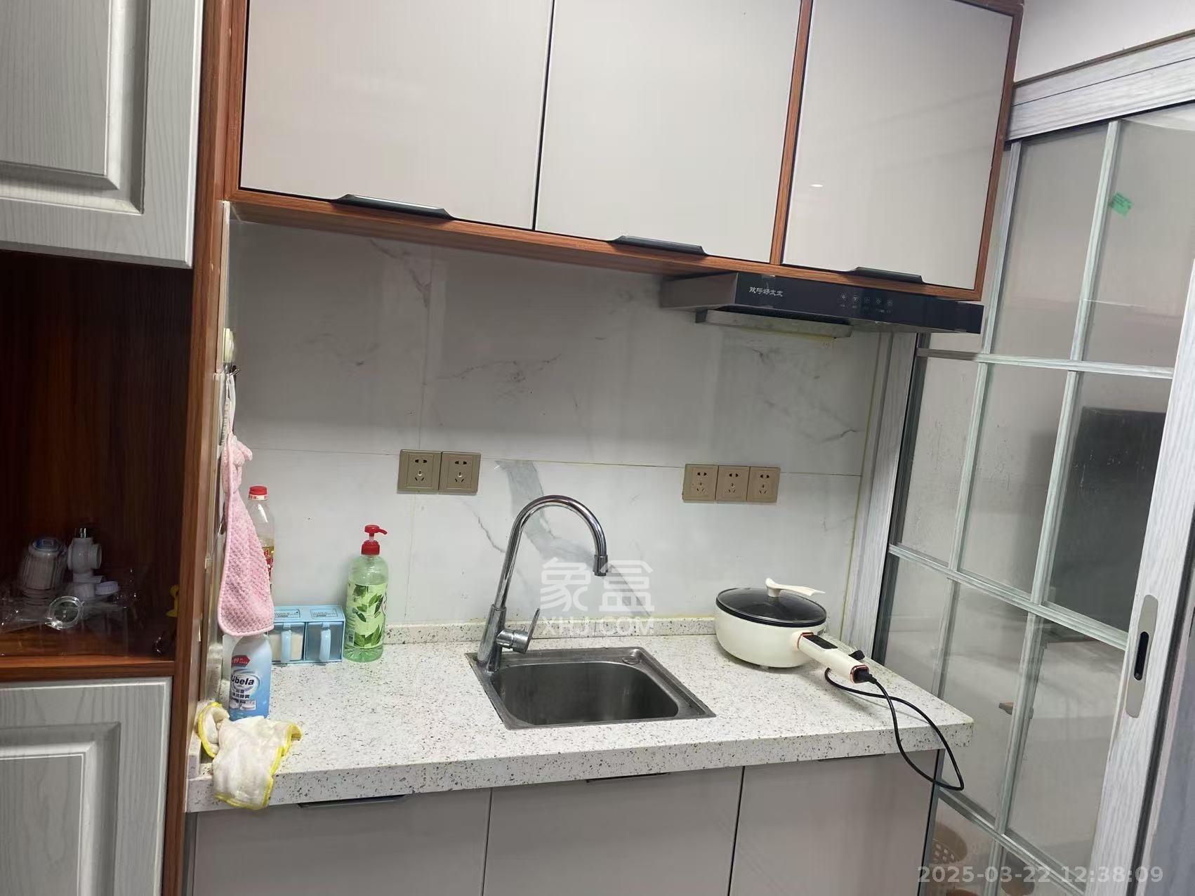 江山帝景哈佛  1室1厅1卫   1300.00元/月室内图