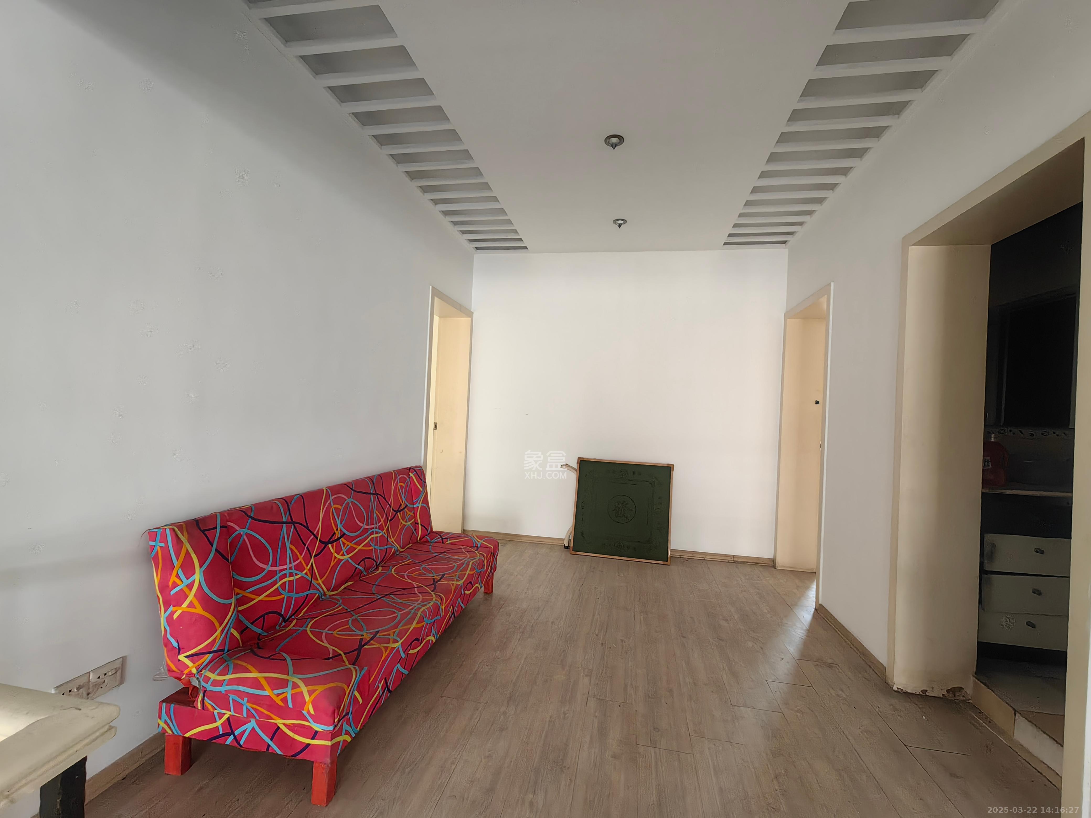 鑫天花园 4室2厅2卫 2200.0元/月 鑫天花园 4室2厅2卫 2200.0元/月室内图