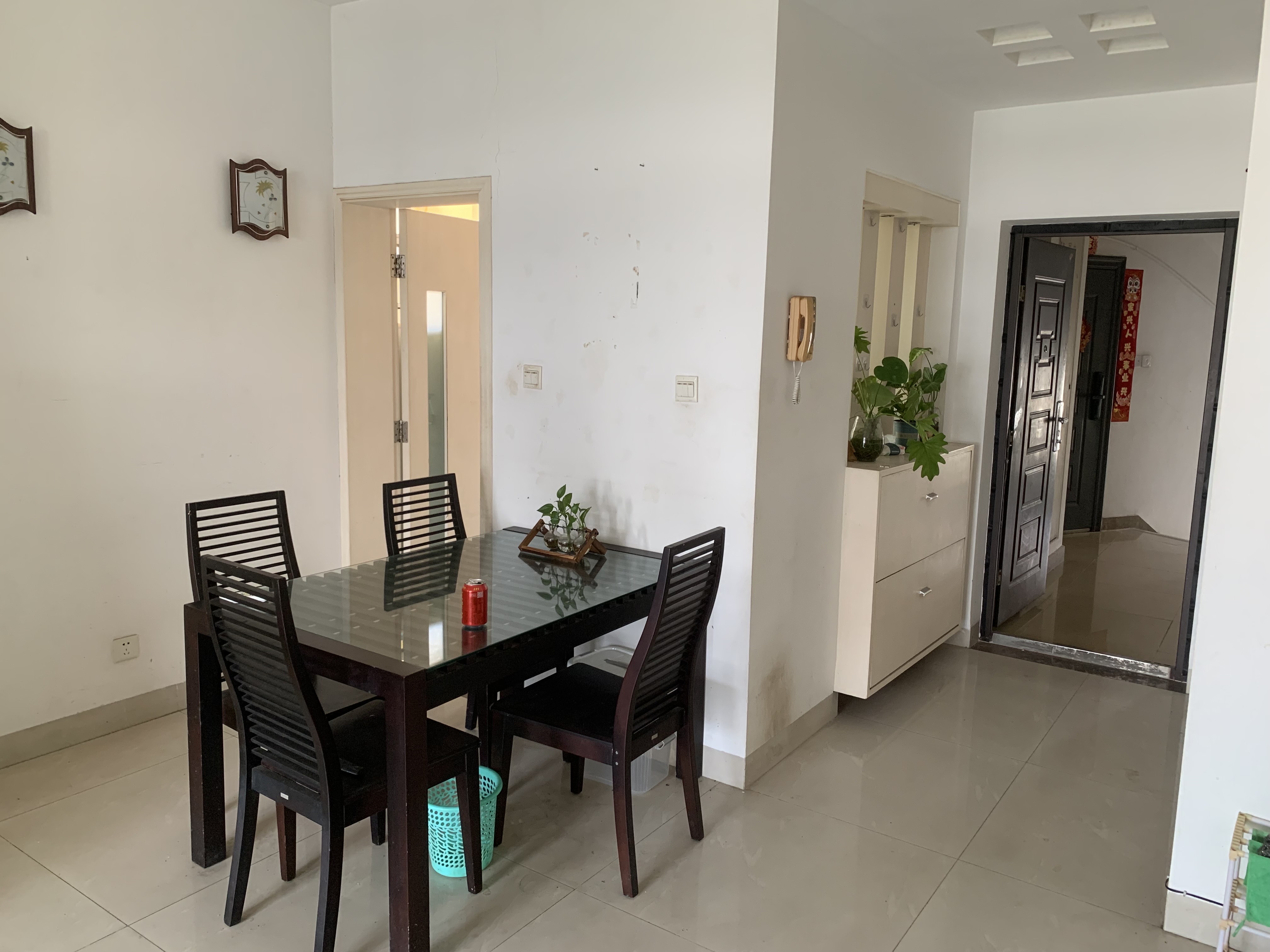 四季华庭1期 2室2厅1卫 112.0万 四季华庭1期 2室2厅1卫 112.0万客厅