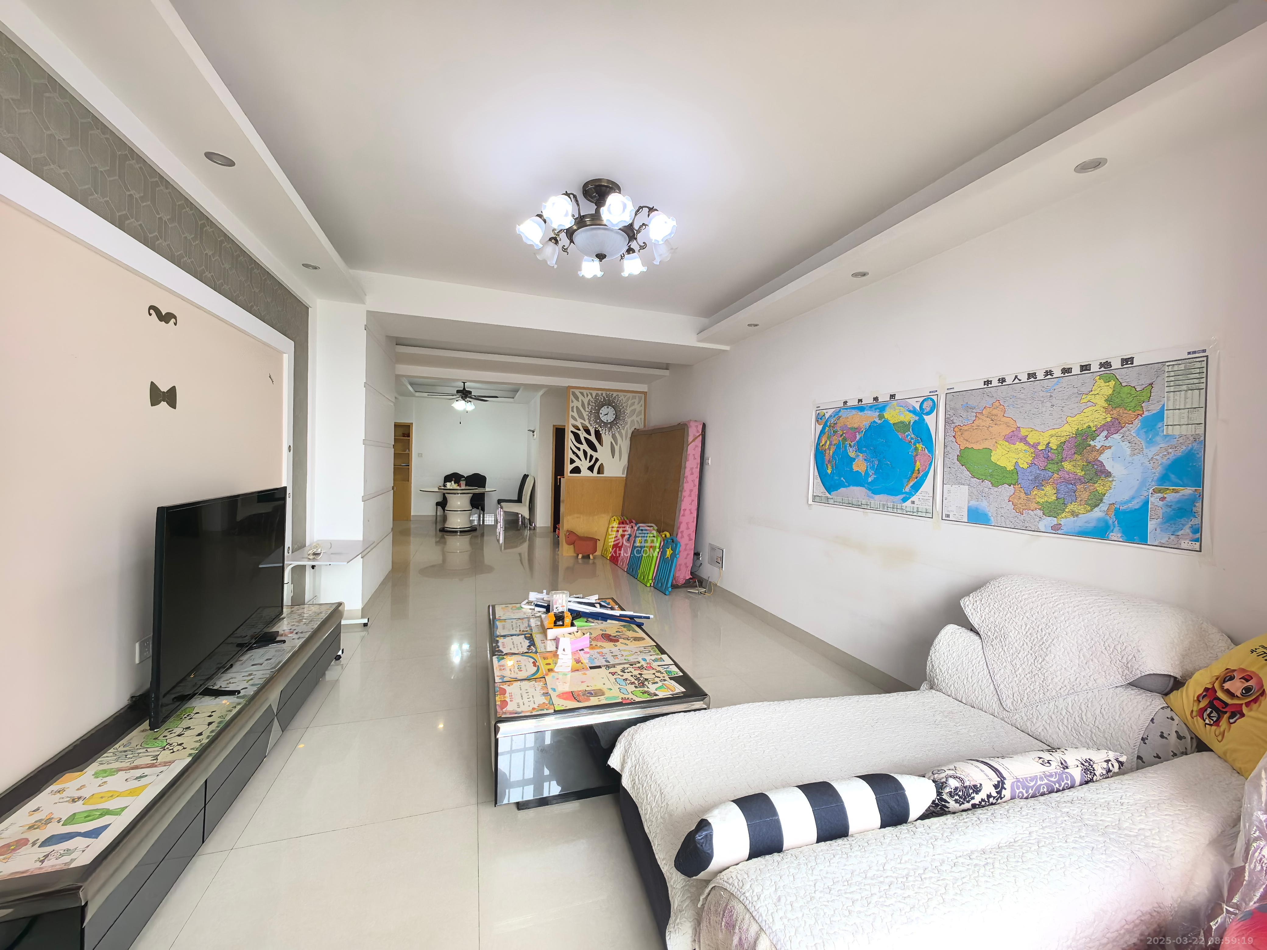 华雅花园  3室2厅2卫    60.0万 华雅花园  3室2厅2卫    60.0万客厅