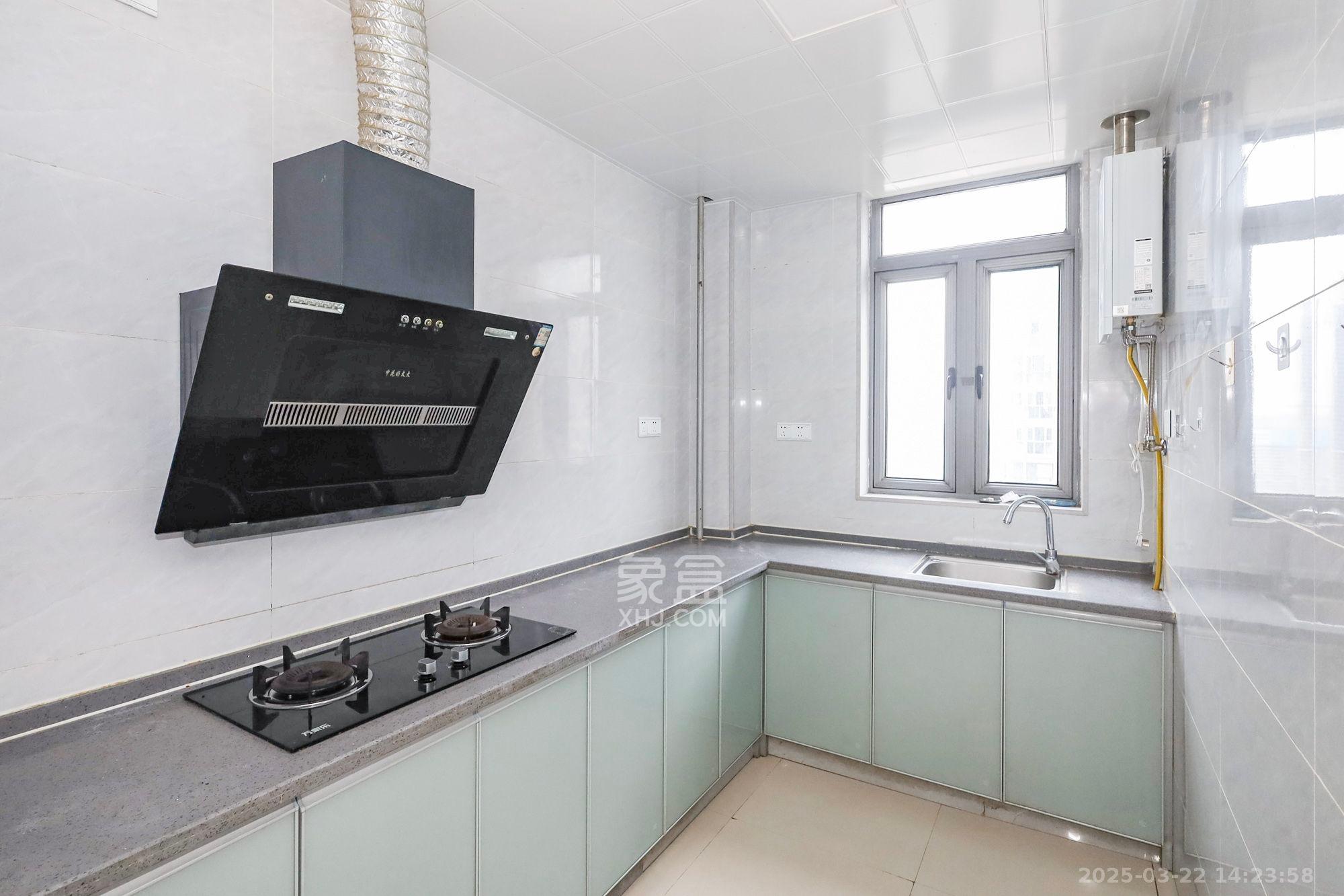 八方小区C区  4室2厅2卫    4200.0元/月 八方小区C区  4室2厅2卫    4200.0元/月室内图