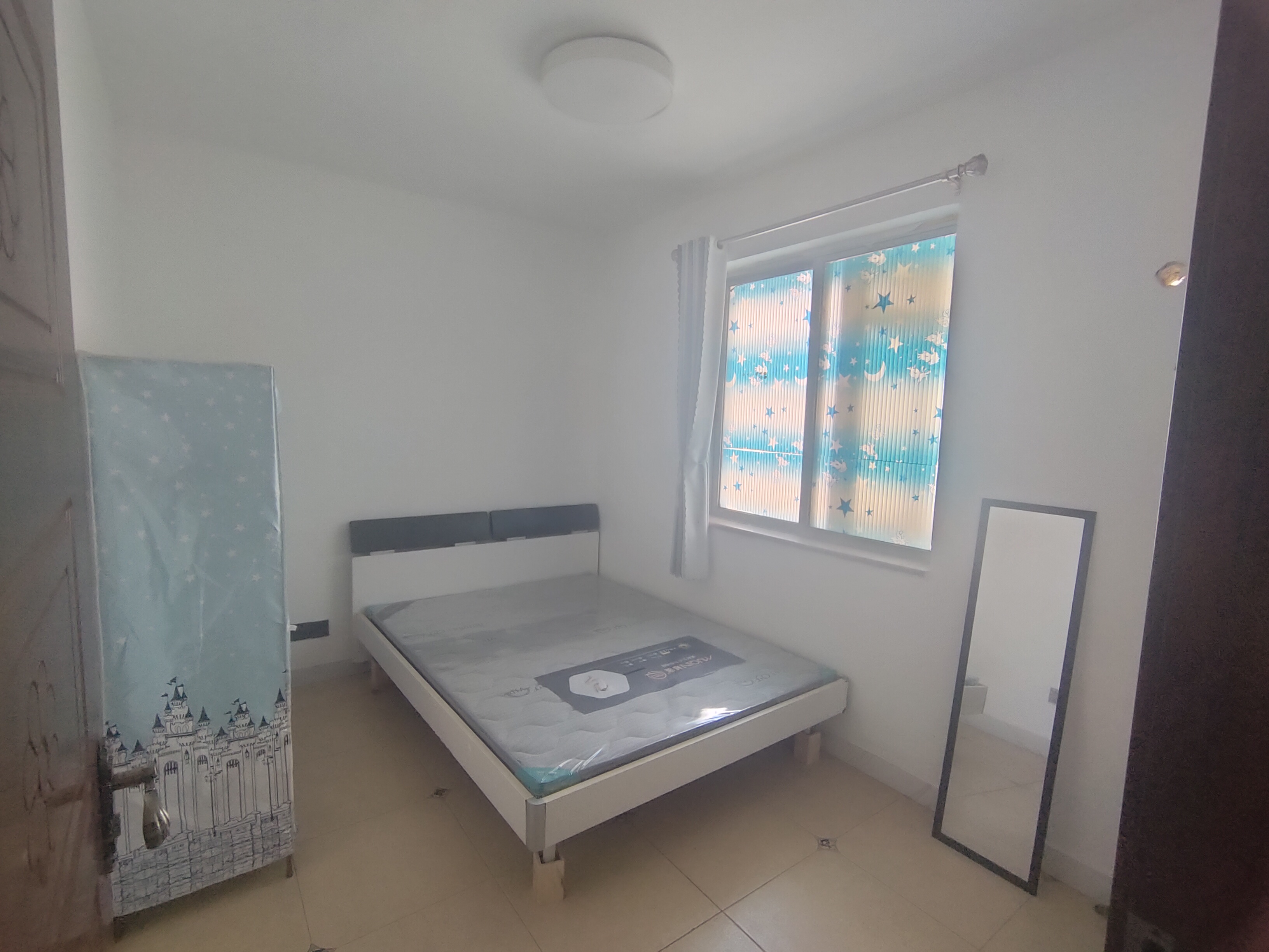 国托公寓 3室2厅1卫 2000.0元/月 国托公寓 3室2厅1卫 2000.0元/月室内图