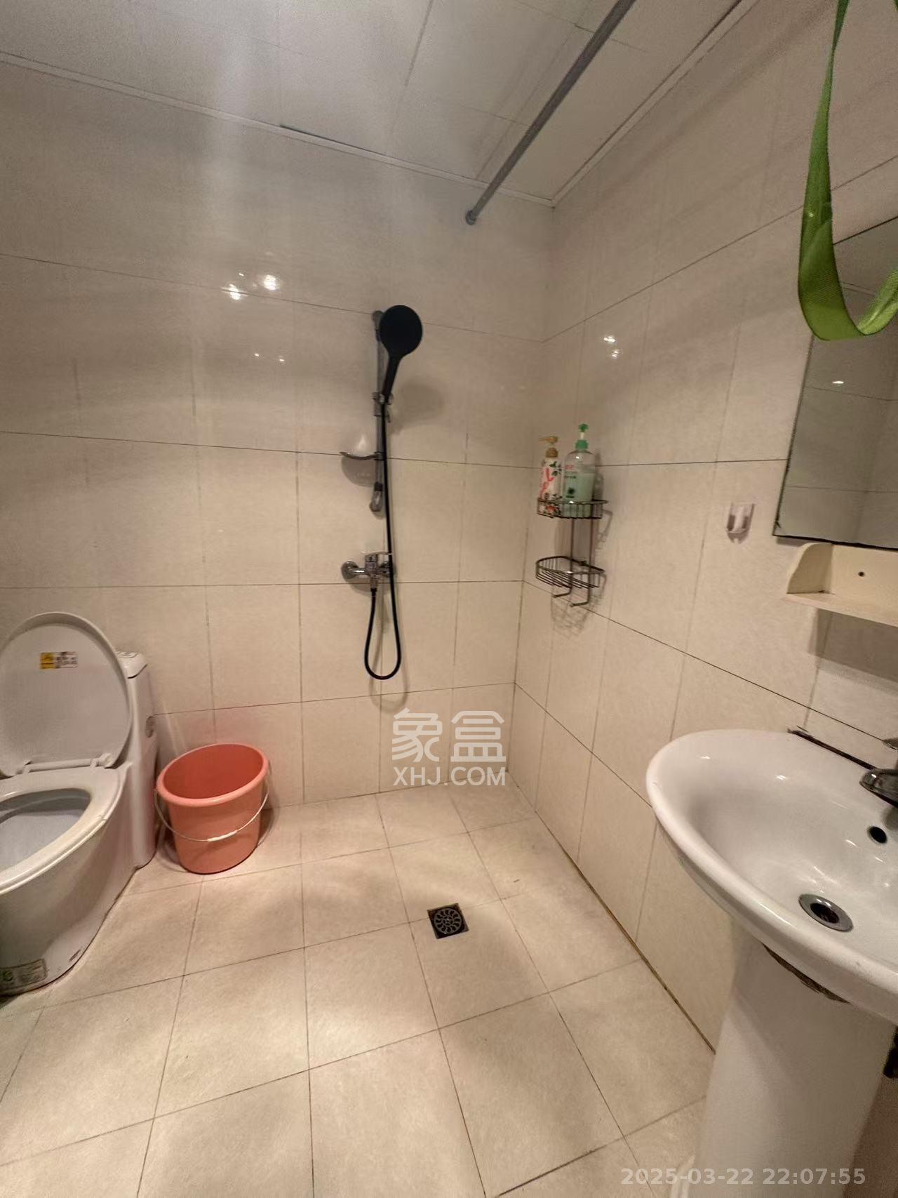 昊天大厦 1室1厅1卫 1800.0元/月 昊天大厦 1室1厅1卫 1800.0元/月室内图