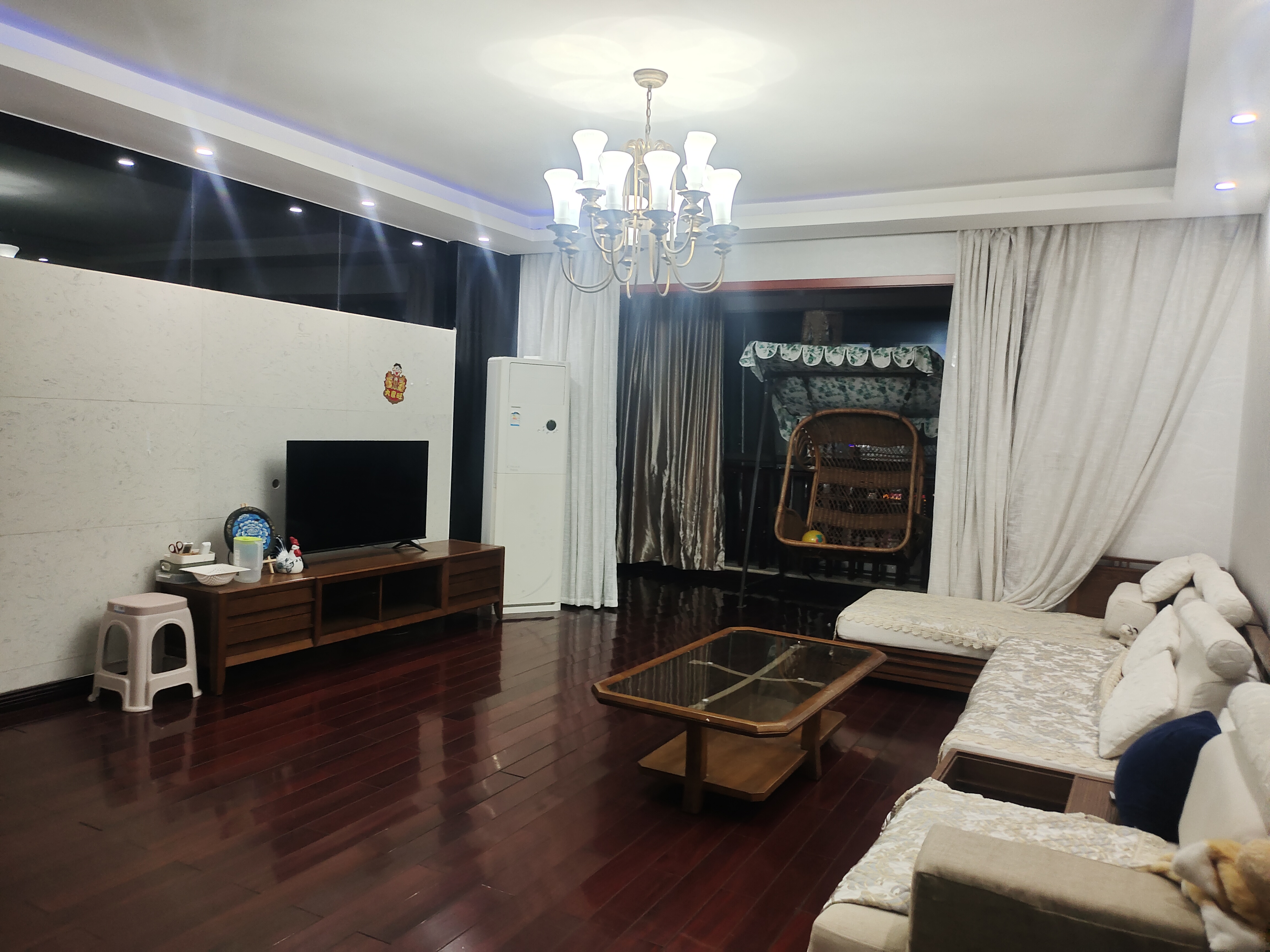 大同芙蓉 3室2厅2卫 99.8万 大同芙蓉 3室2厅2卫 99.8万客厅