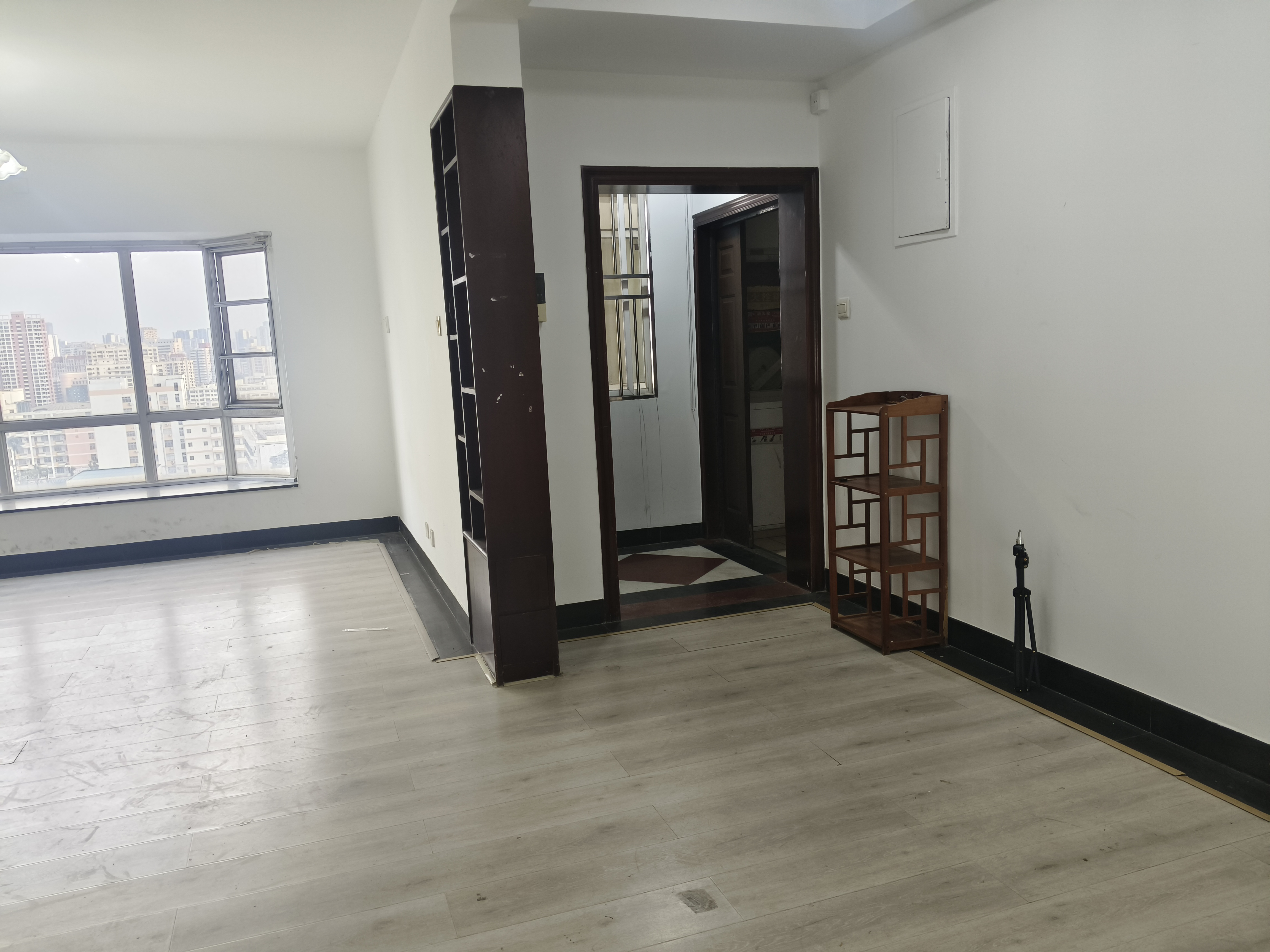 嘉华城市花园 4室2厅1卫 3800.0元/月 嘉华城市花园 4室2厅1卫 3800.0元/月室内图